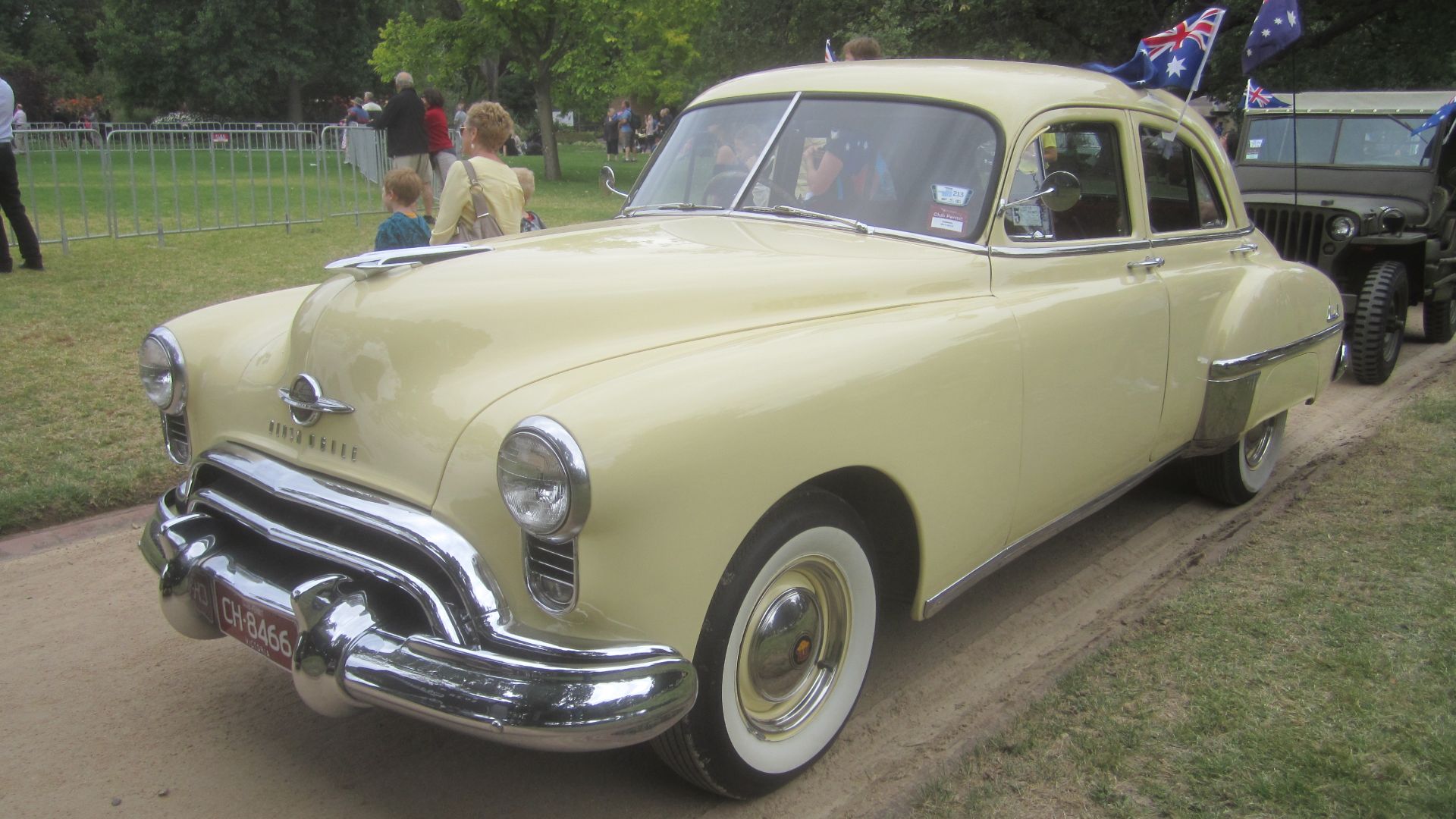 File:1949 Oldsmobile Dynamic 88 Sedan (8516988791).jpg