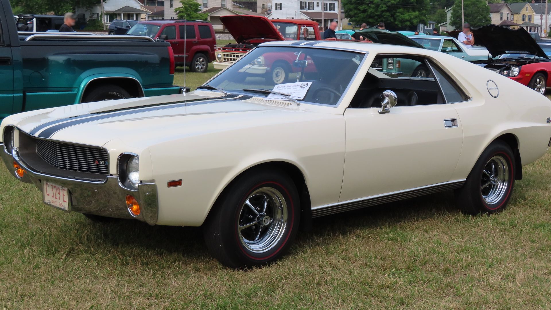 File:1968 AMC AMX 390 Go Package, front left (Cruisin' the River Lowellville Car Show, June 19th, 2023).jpg