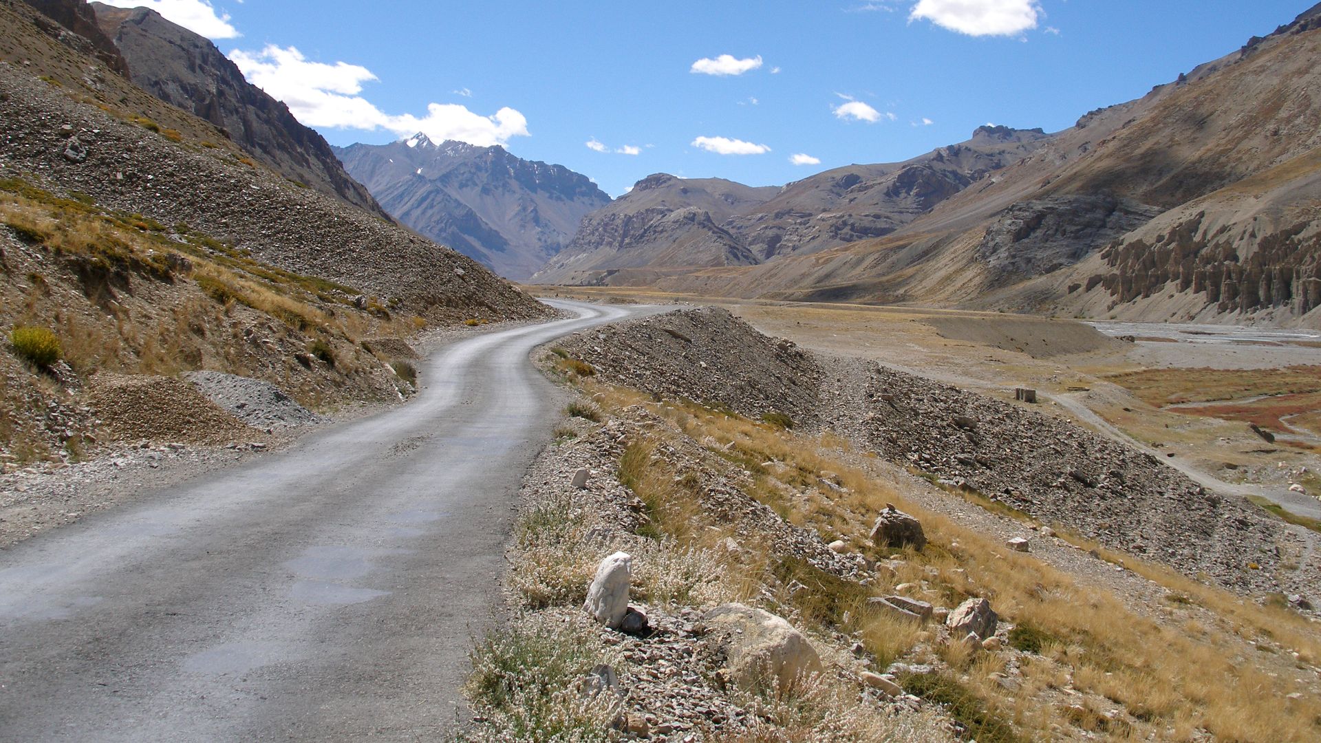 File:Leh-Manali Highway, Ladakh, India.jpg