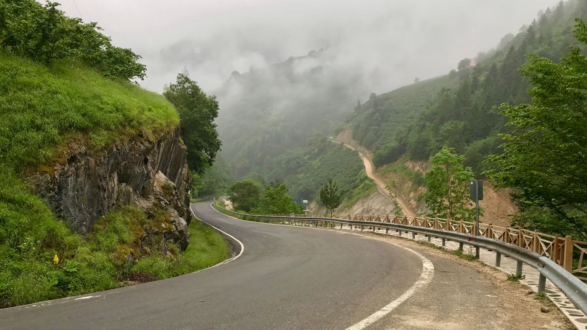 File:State road D865 (Turkey) 10.jpg