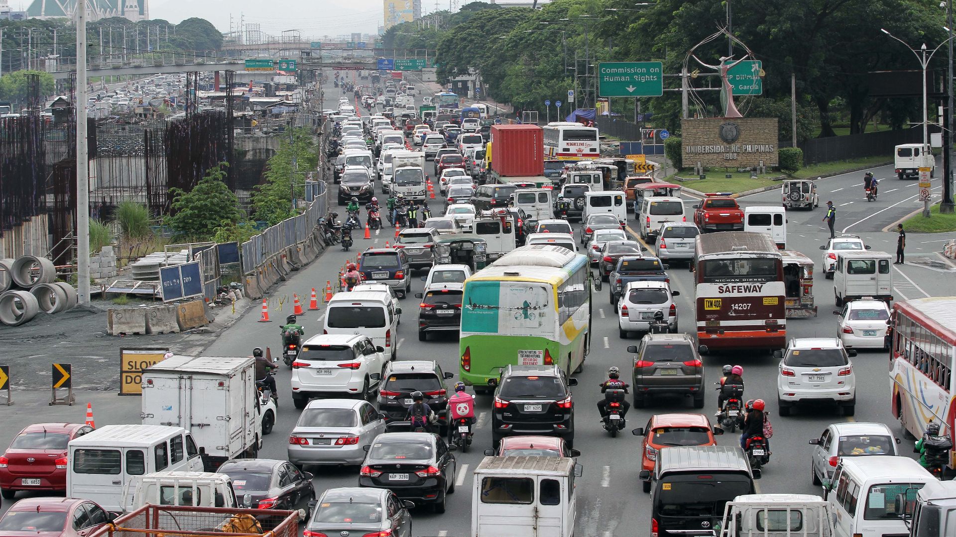 File:Traffic along Commonwealth Avenue in Quezon City on July 5, 2022 (55339).jpg