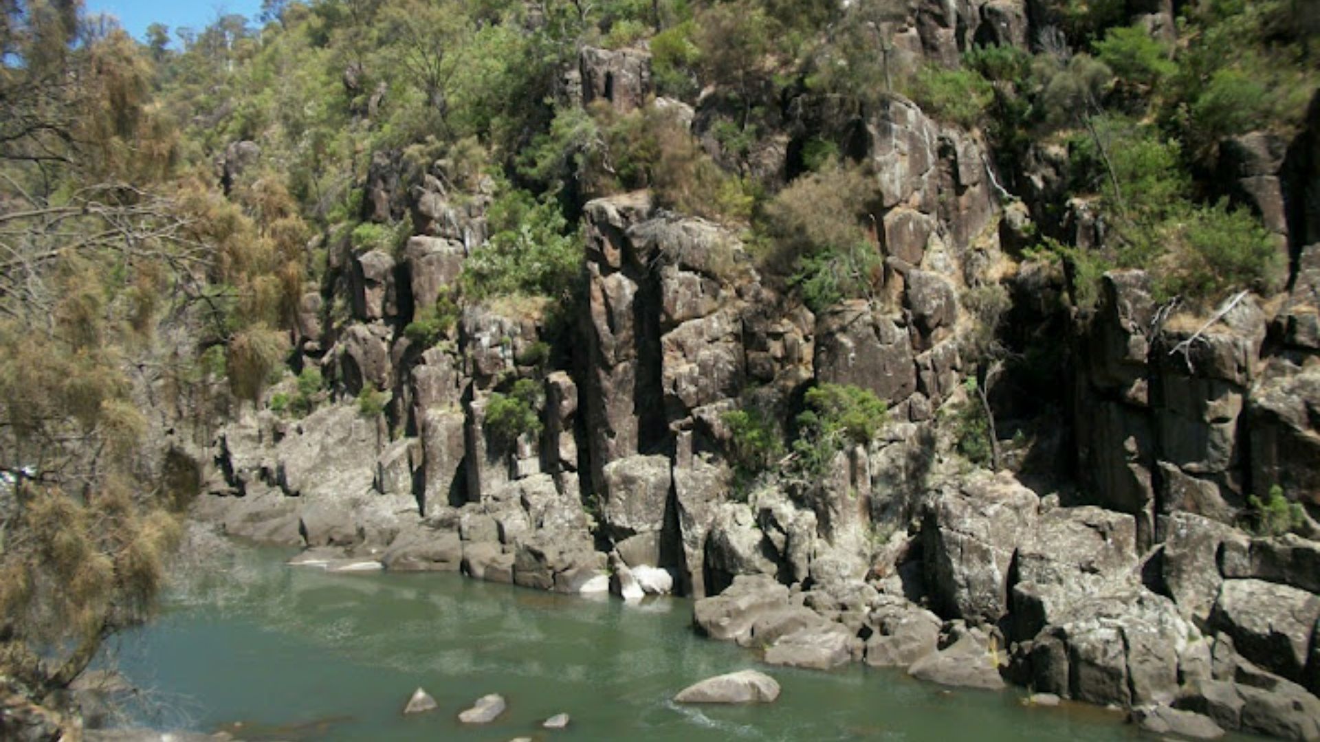 File:Cataract Gorge Tasmania.jpg