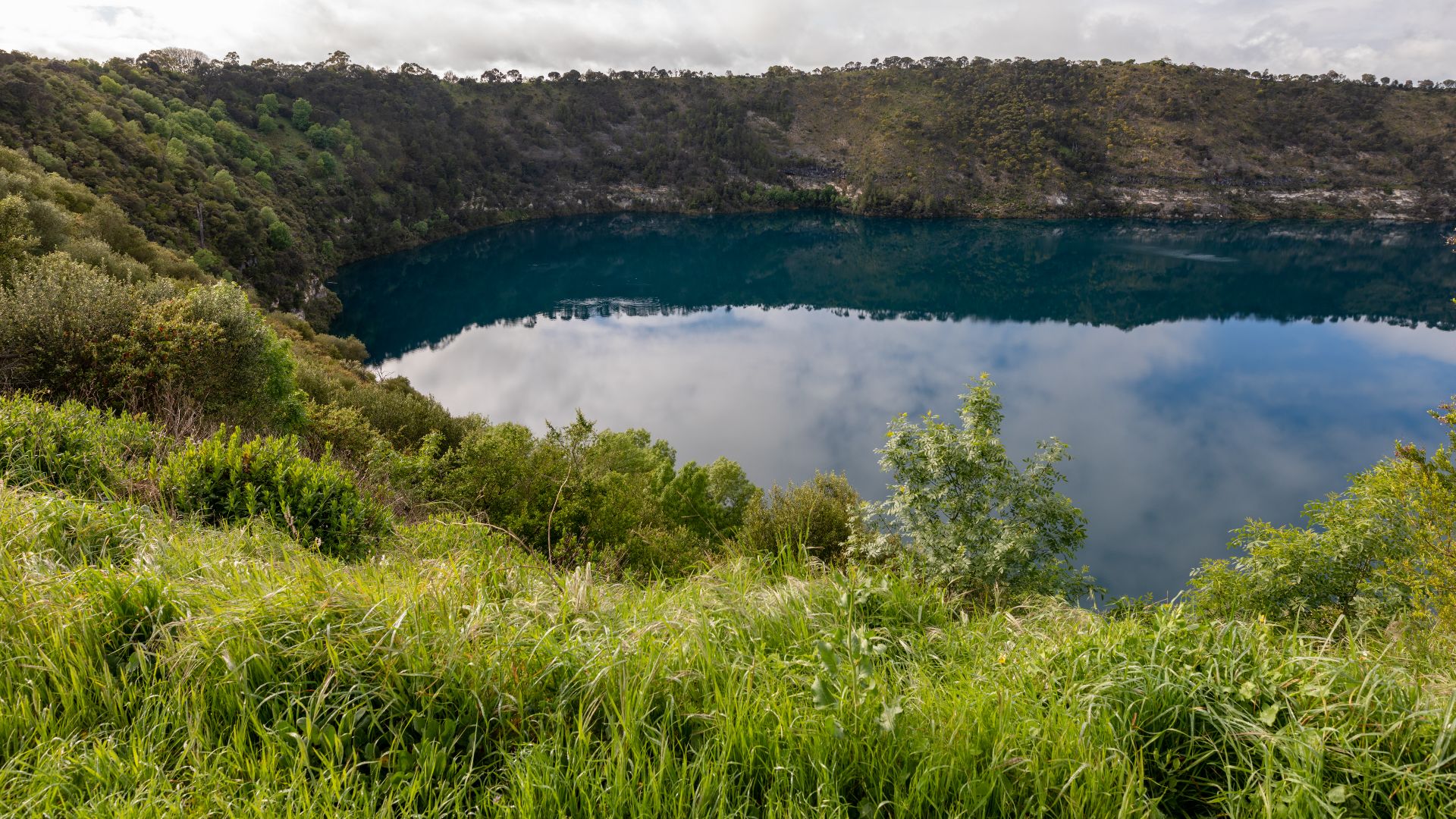 File:Mount Gambier (AU), Blue Lake -- 2019 -- 0707.jpg