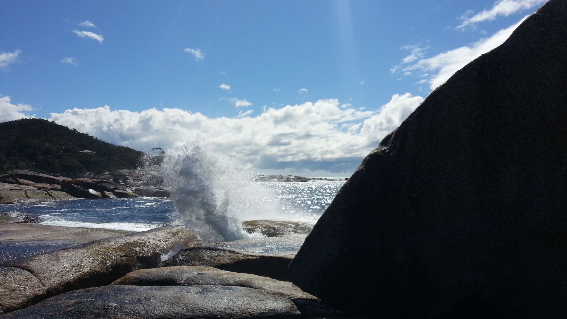 File:Bicheno Blowhole, Tasmania.jpg