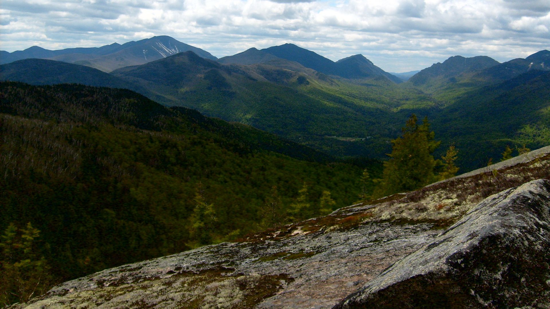 File:Adirondacks printemps 2008.JPG