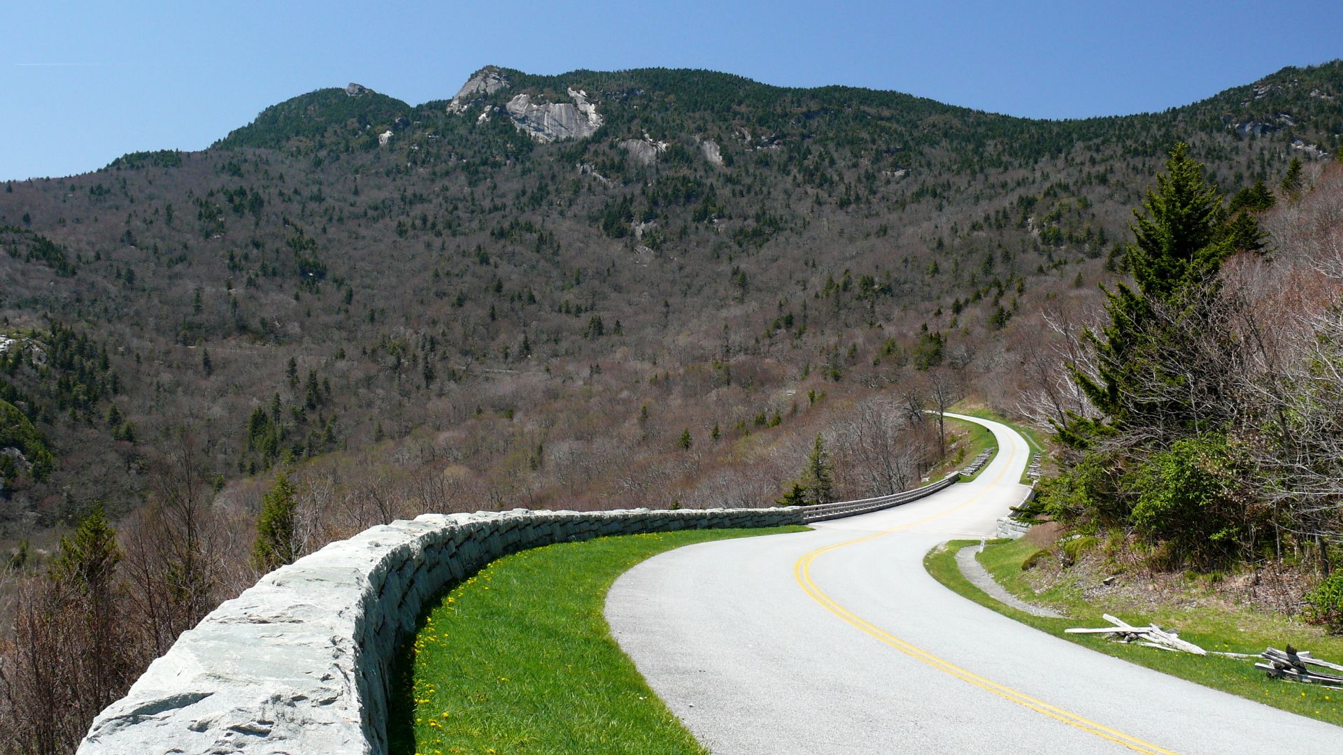File:Blue Ridge Parkway-27527.jpg