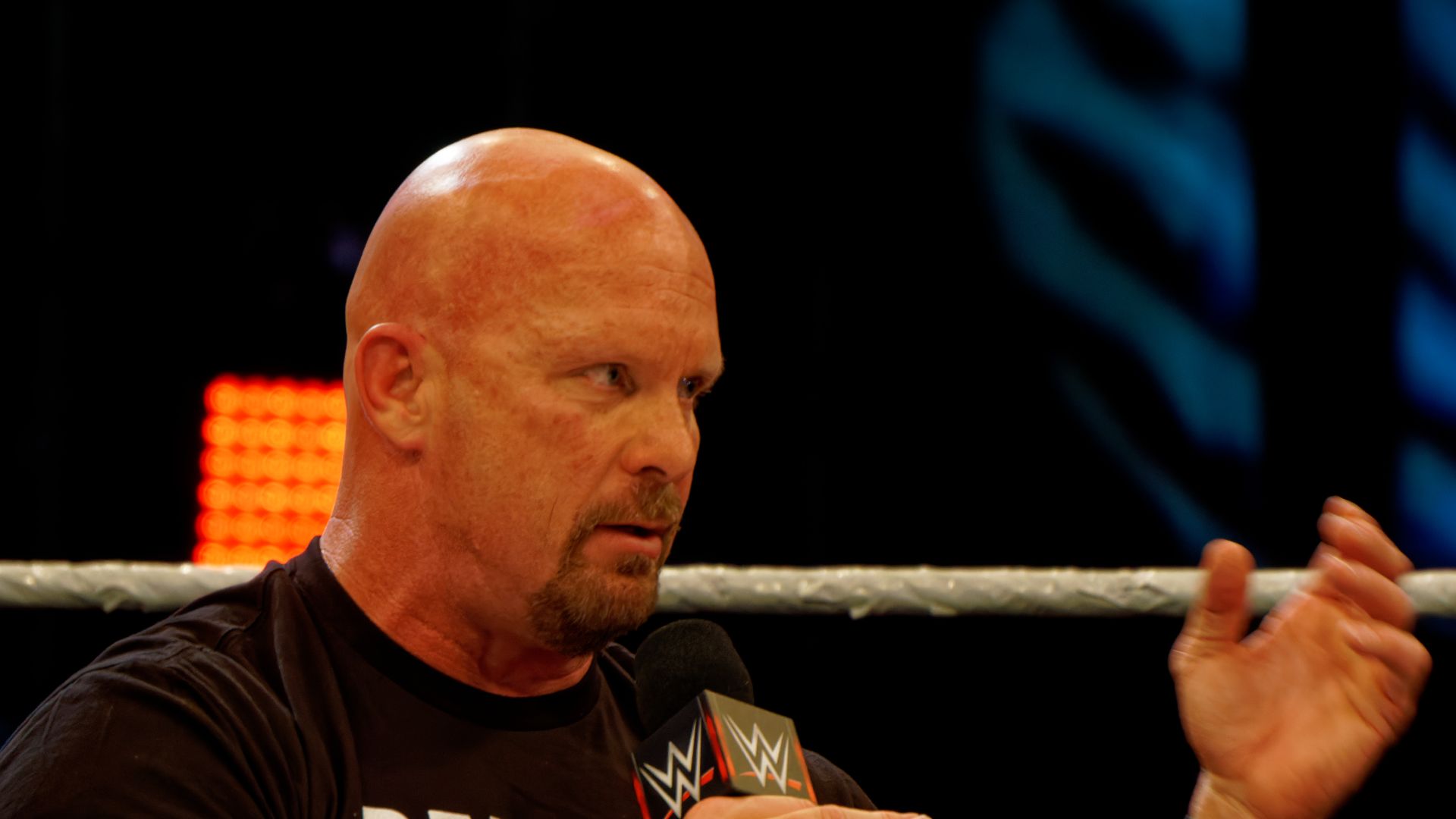 File:Stone Cold Steve Austin 2016-03-31.jpg