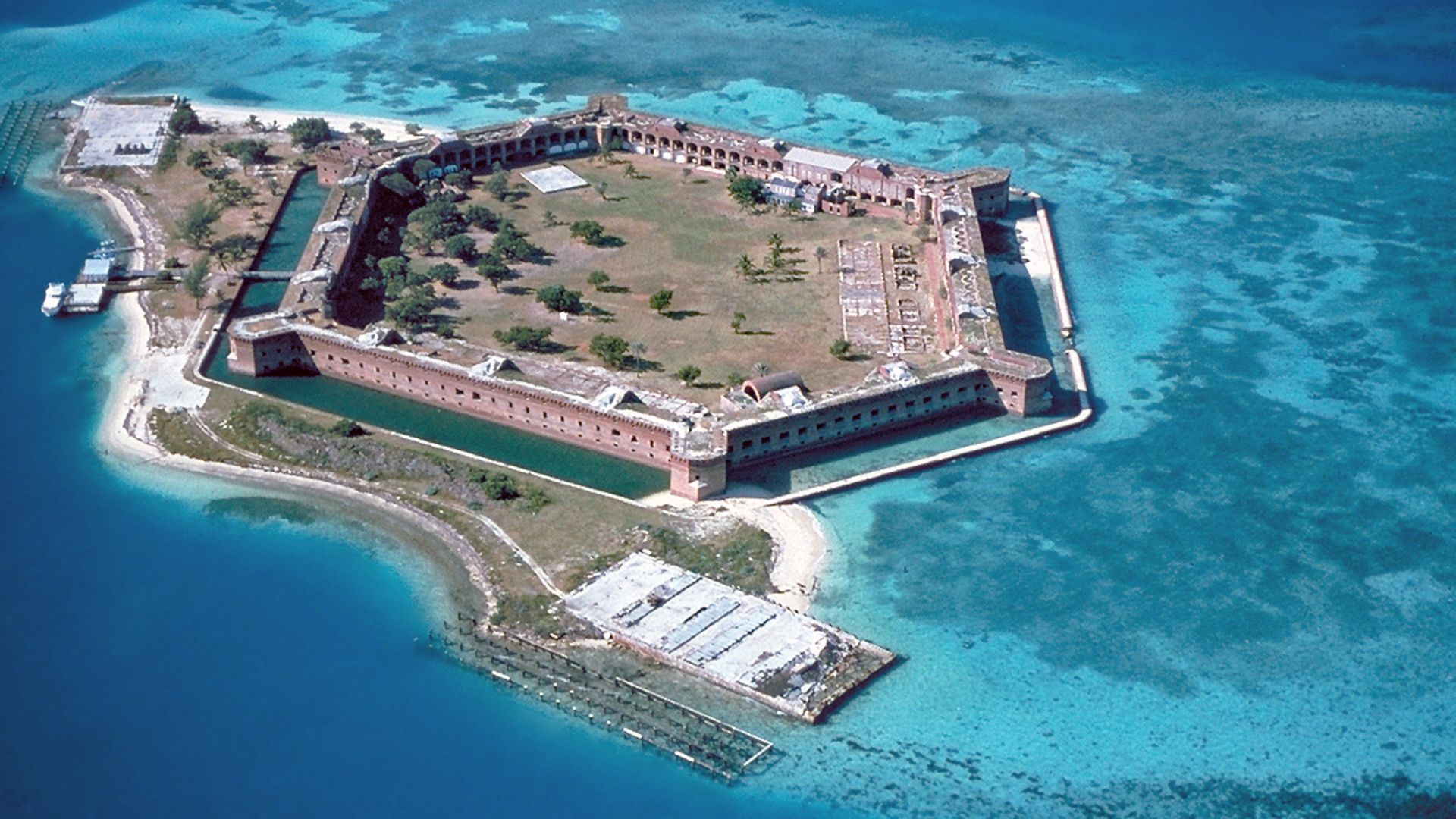 File:Fort-Jefferson Dry-Tortugas.jpg