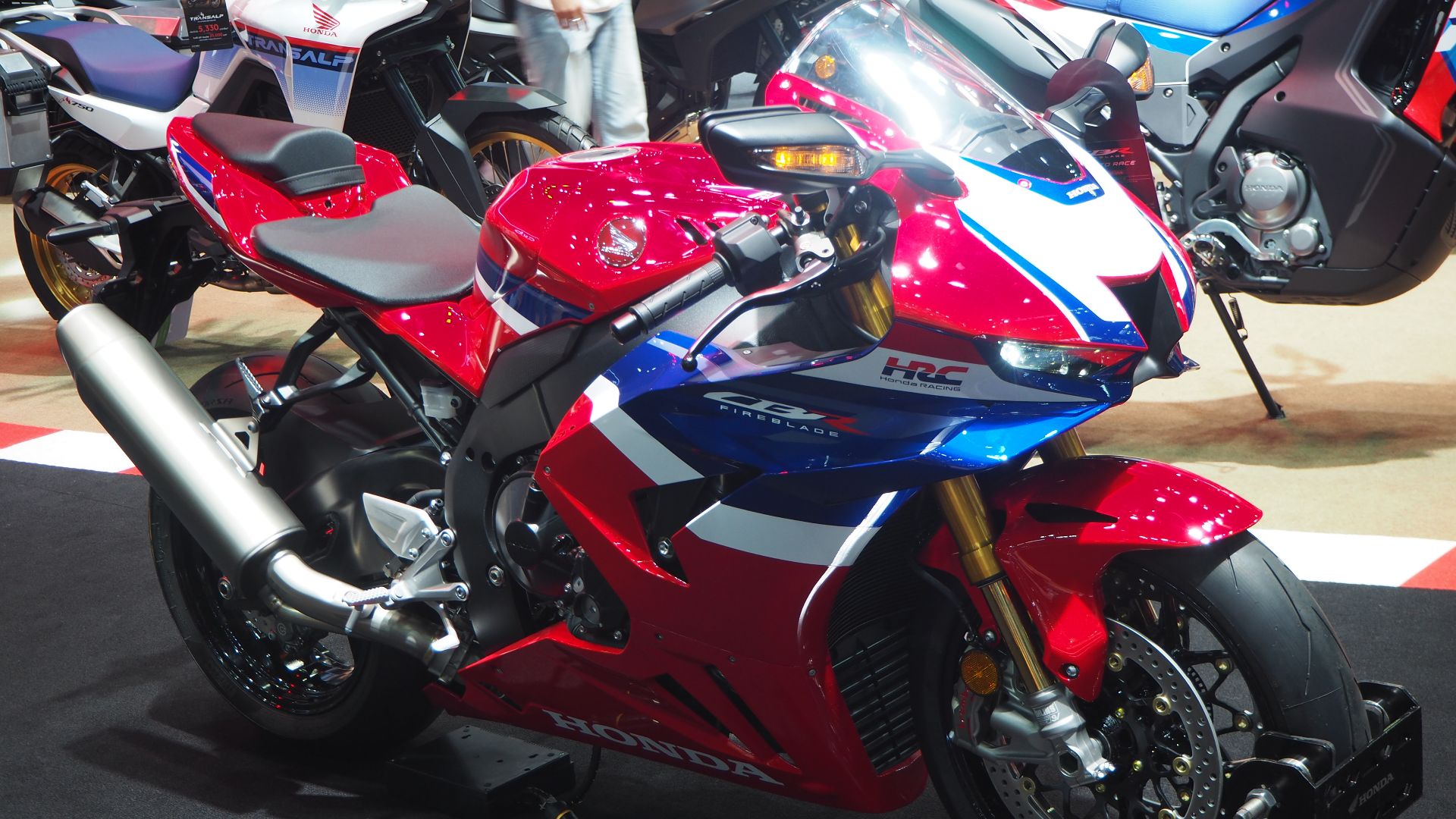 File:2024 Honda CBR1000RR-R Fireblade SP.jpg