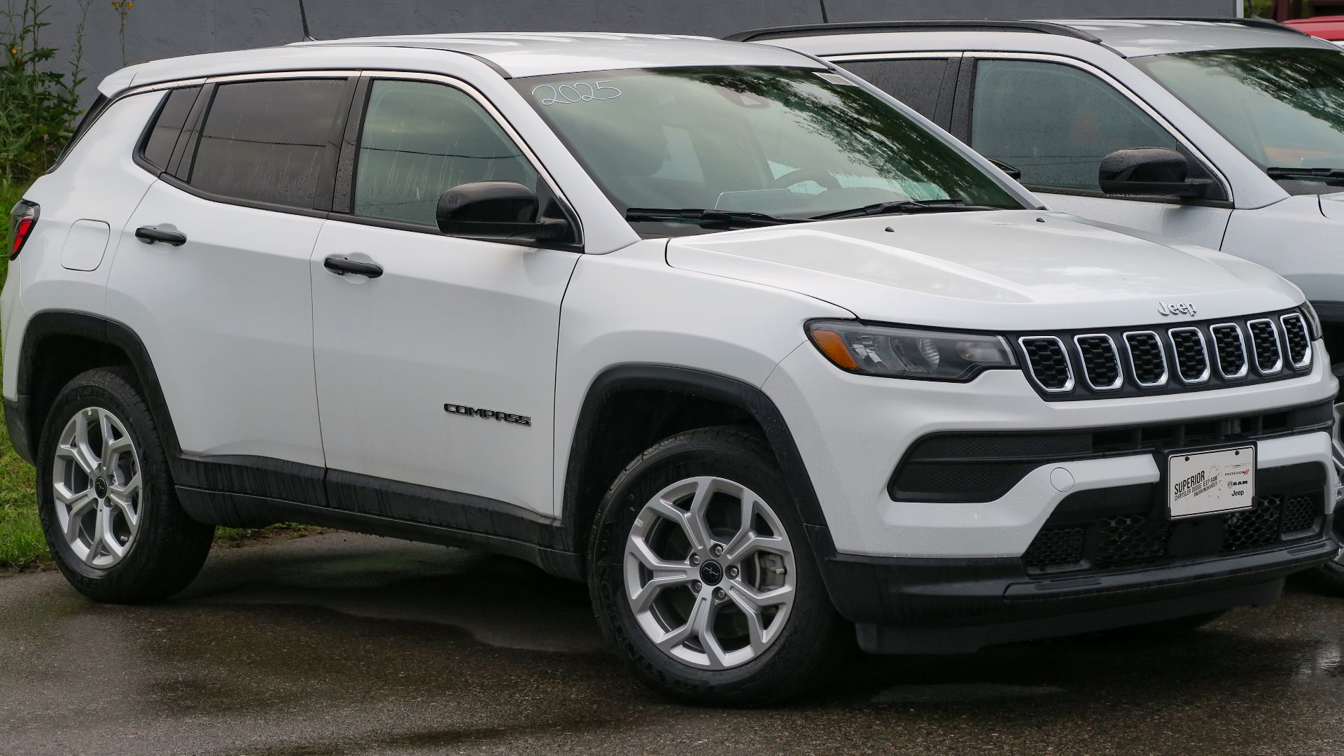 File:2025 Jeep Compass Sport in Bright White, front right, 2025-09-07.jpg
