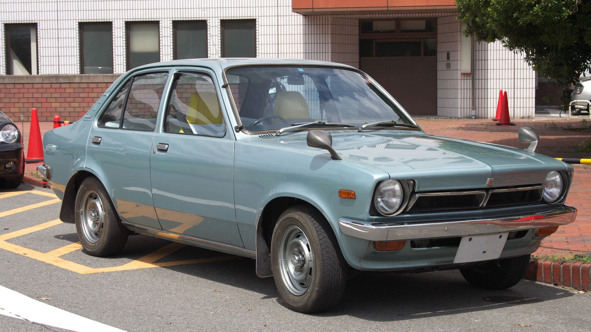 File:Isuzu Gemini PF Osaka JPN 001.jpg