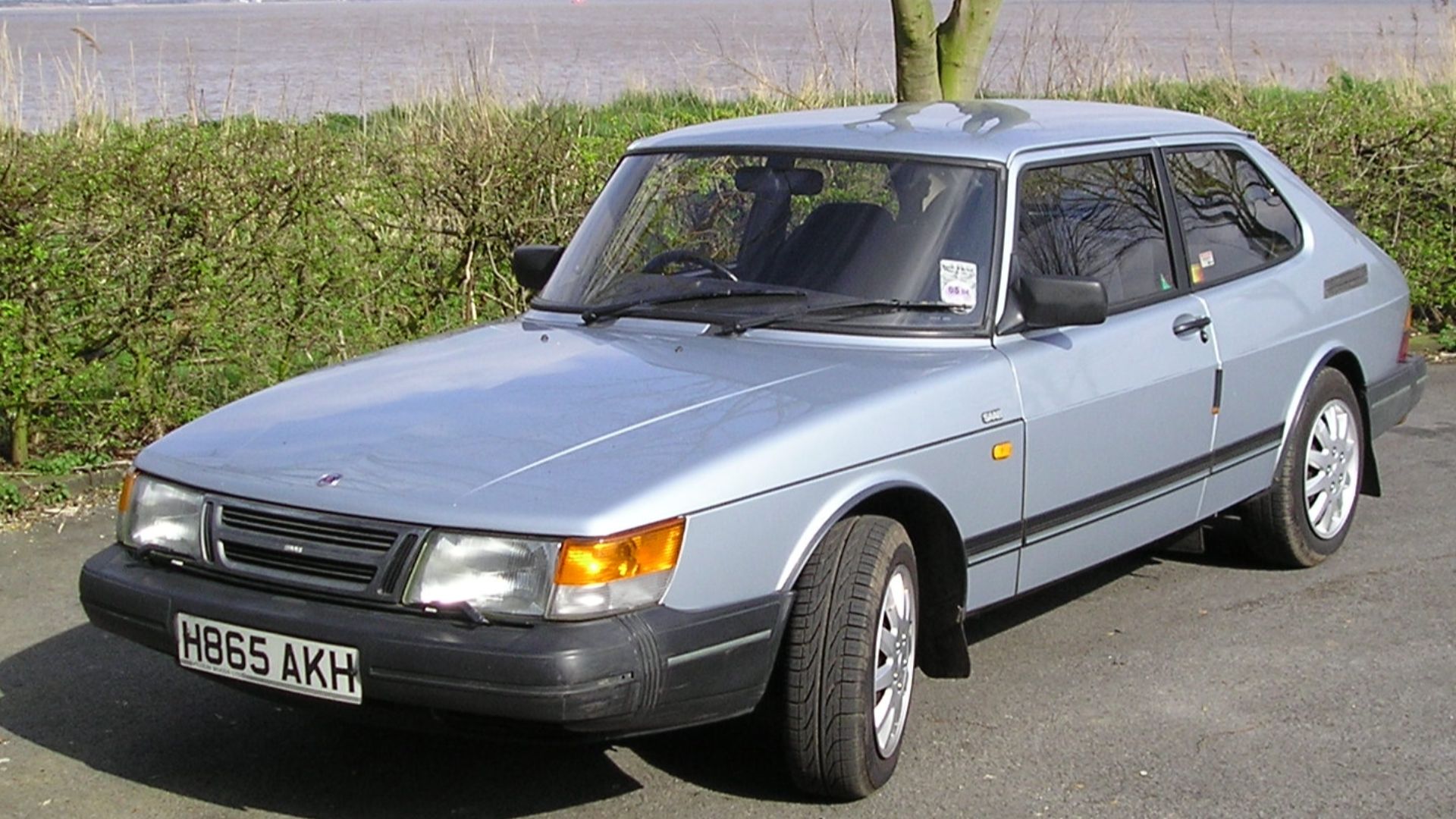 File:Saab 900 GLE (2) (crop).jpg