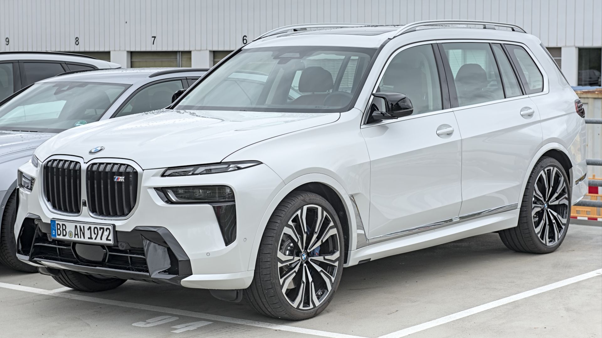 File:BMW G07 X7 M60i DSC 8564.jpg