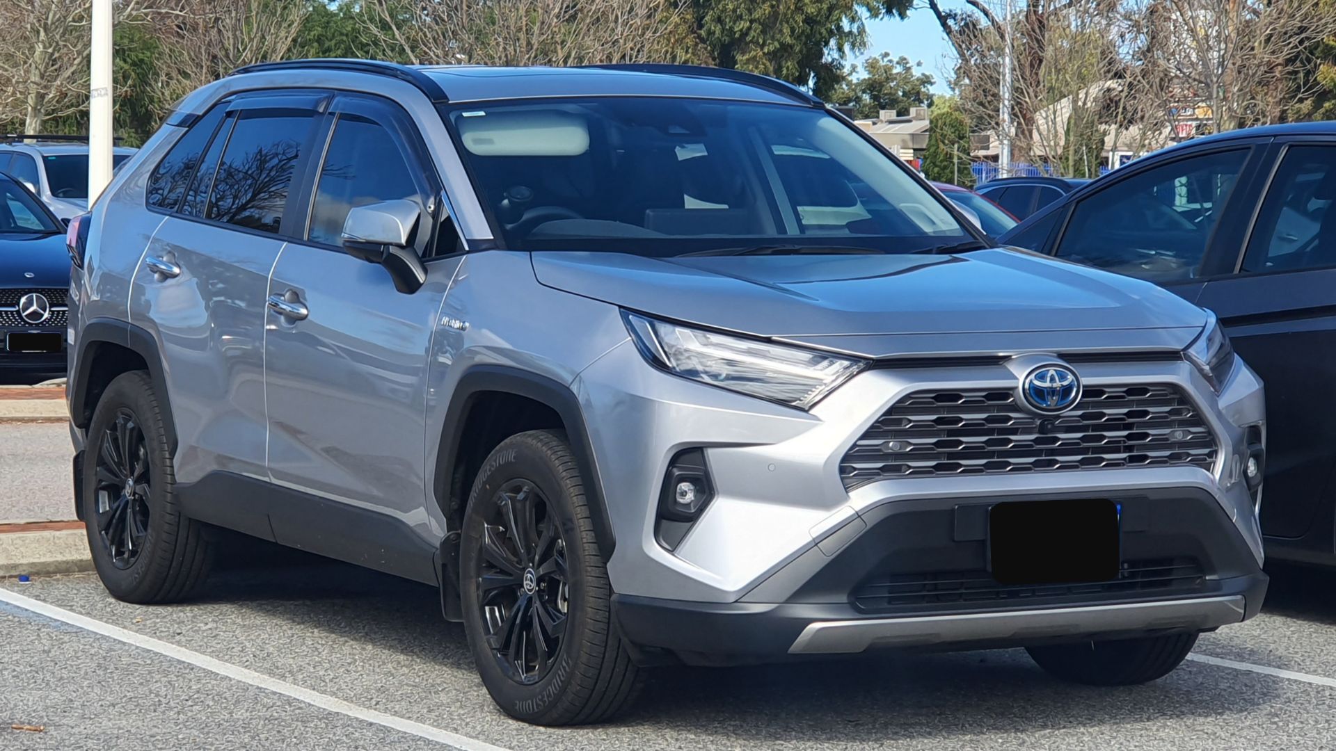 File:2022 MY Toyota RAV4 Hybrid facelift XA50.jpg