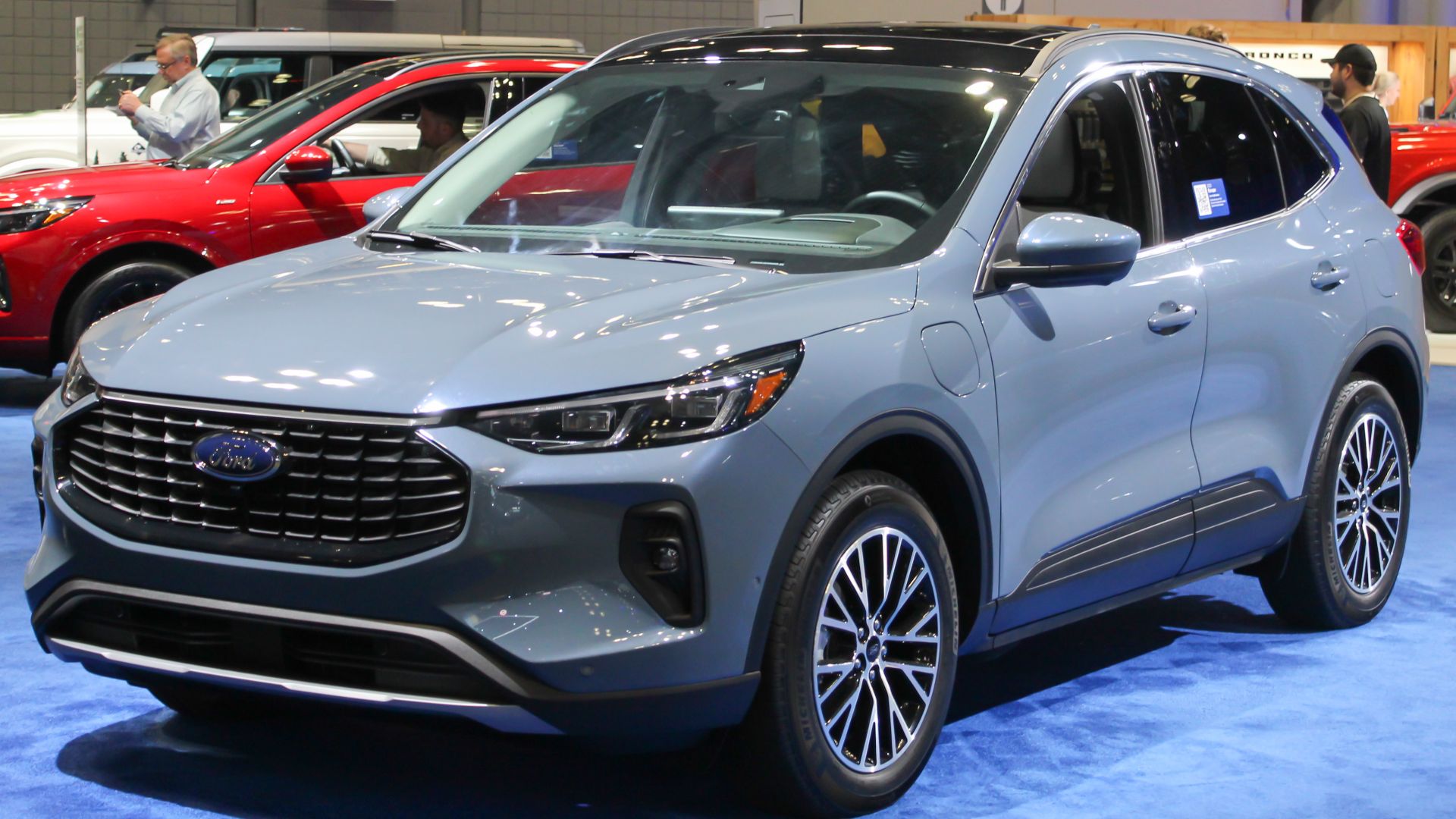 File:2023 Ford Escape Plug-In Hybrid, front NYIAS 2023.jpg