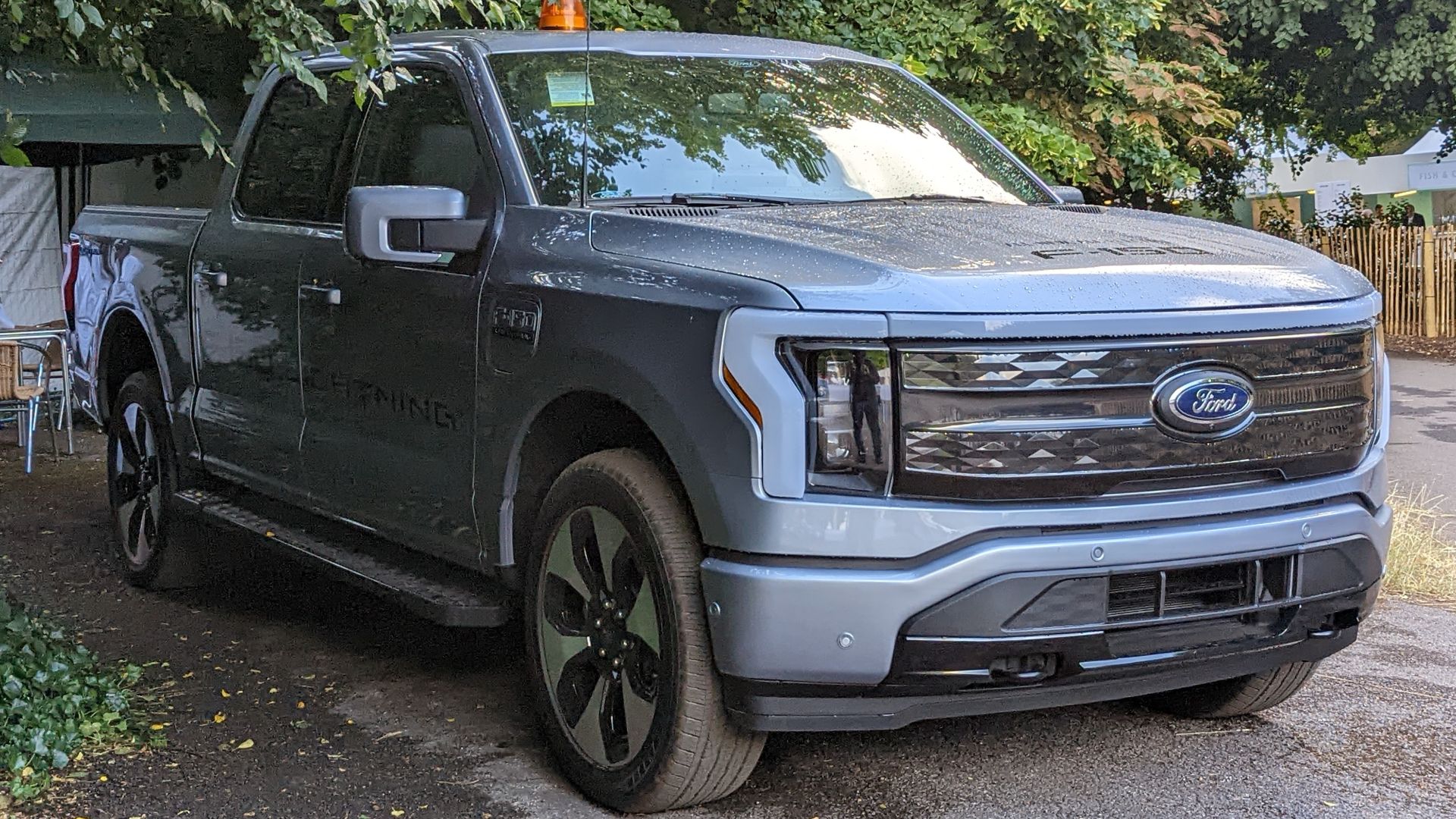 File:2022 Ford F-150 Lightning.jpg