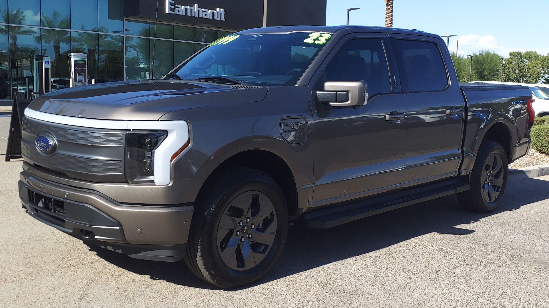 File:23 Ford F-150 Lightning Lariat.jpg