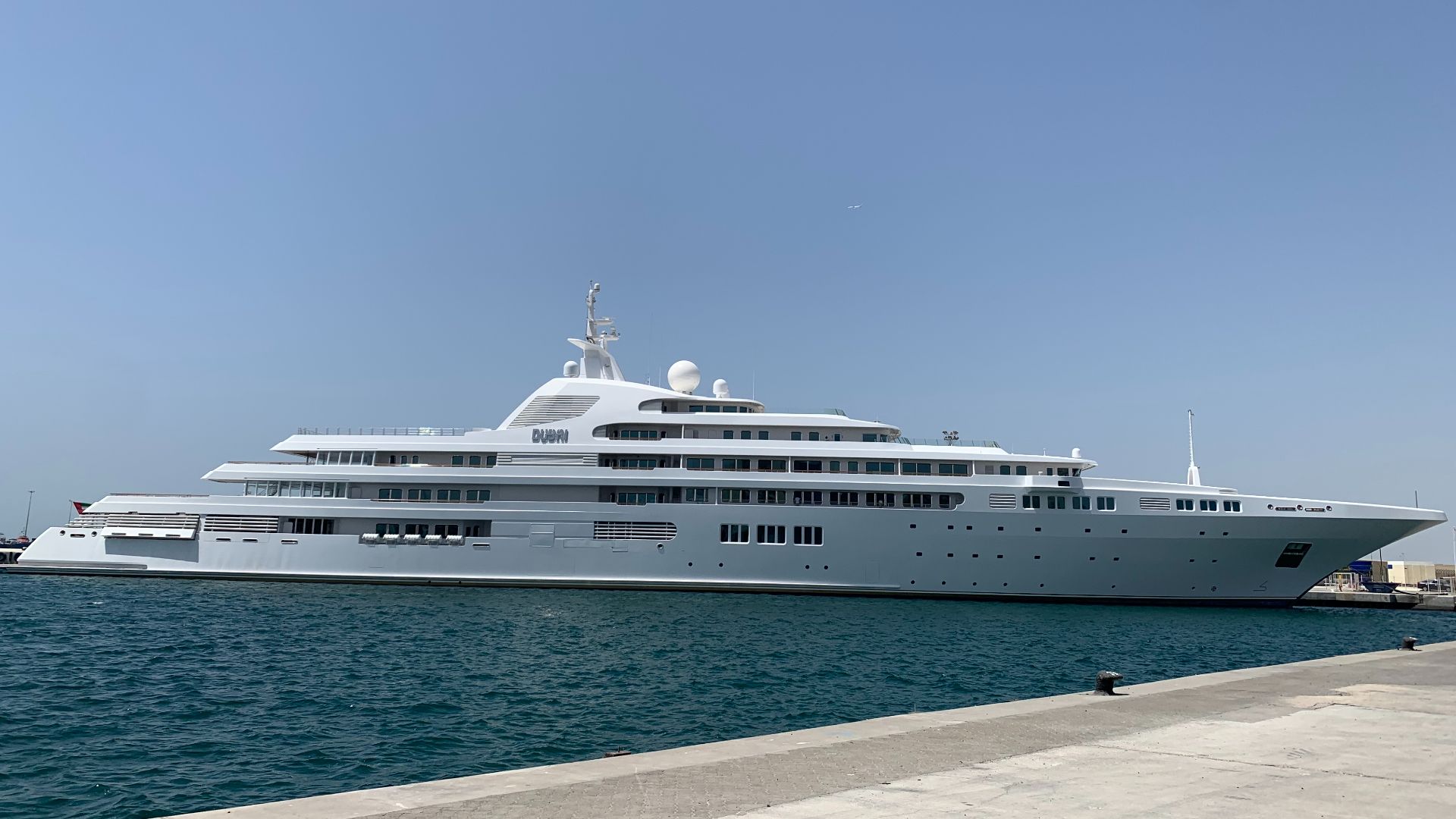 File:Dubai Yacht port Rashid.jpg