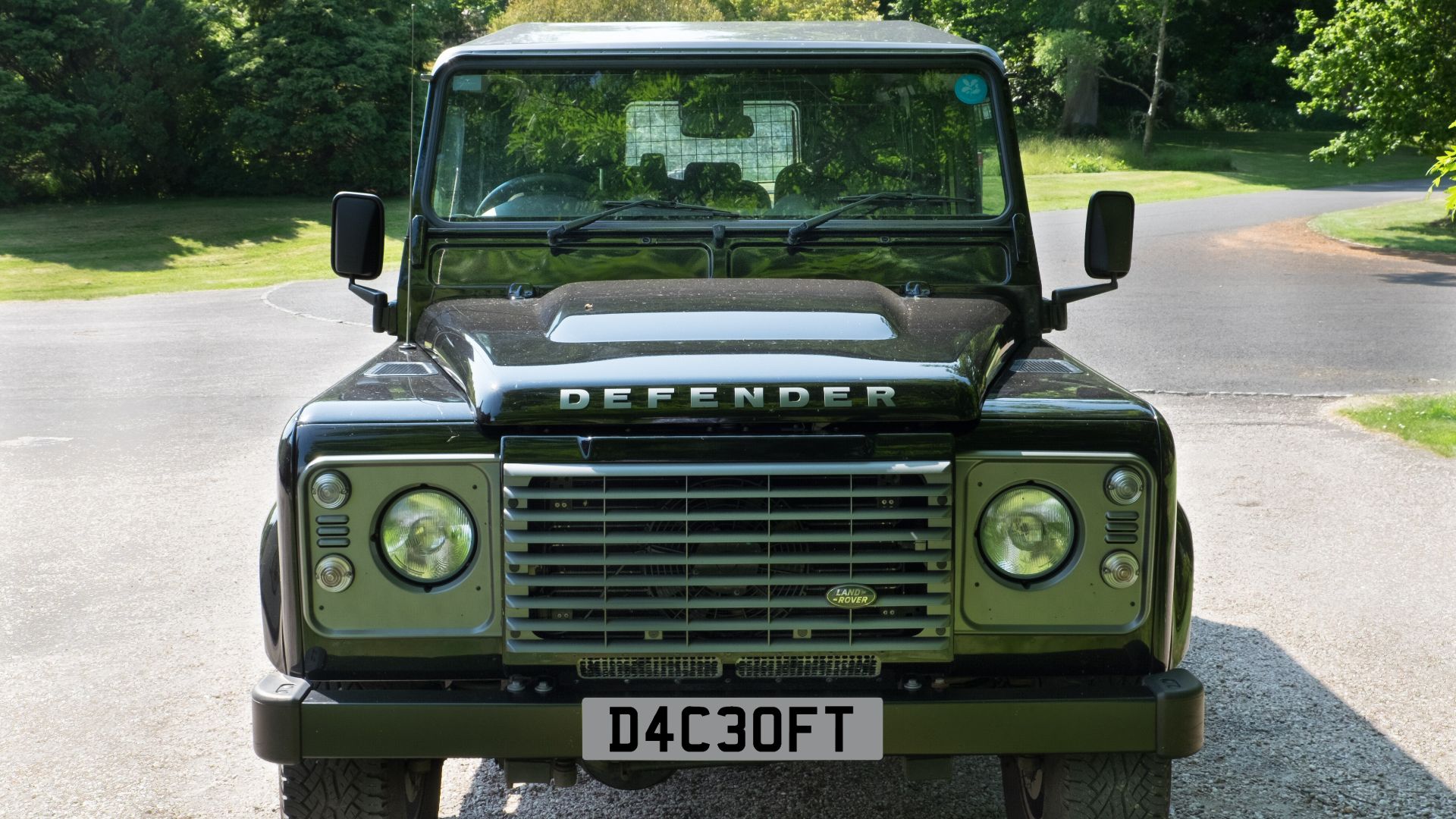 File:Land Rover Defender 110 XS TD DC 2015.jpg