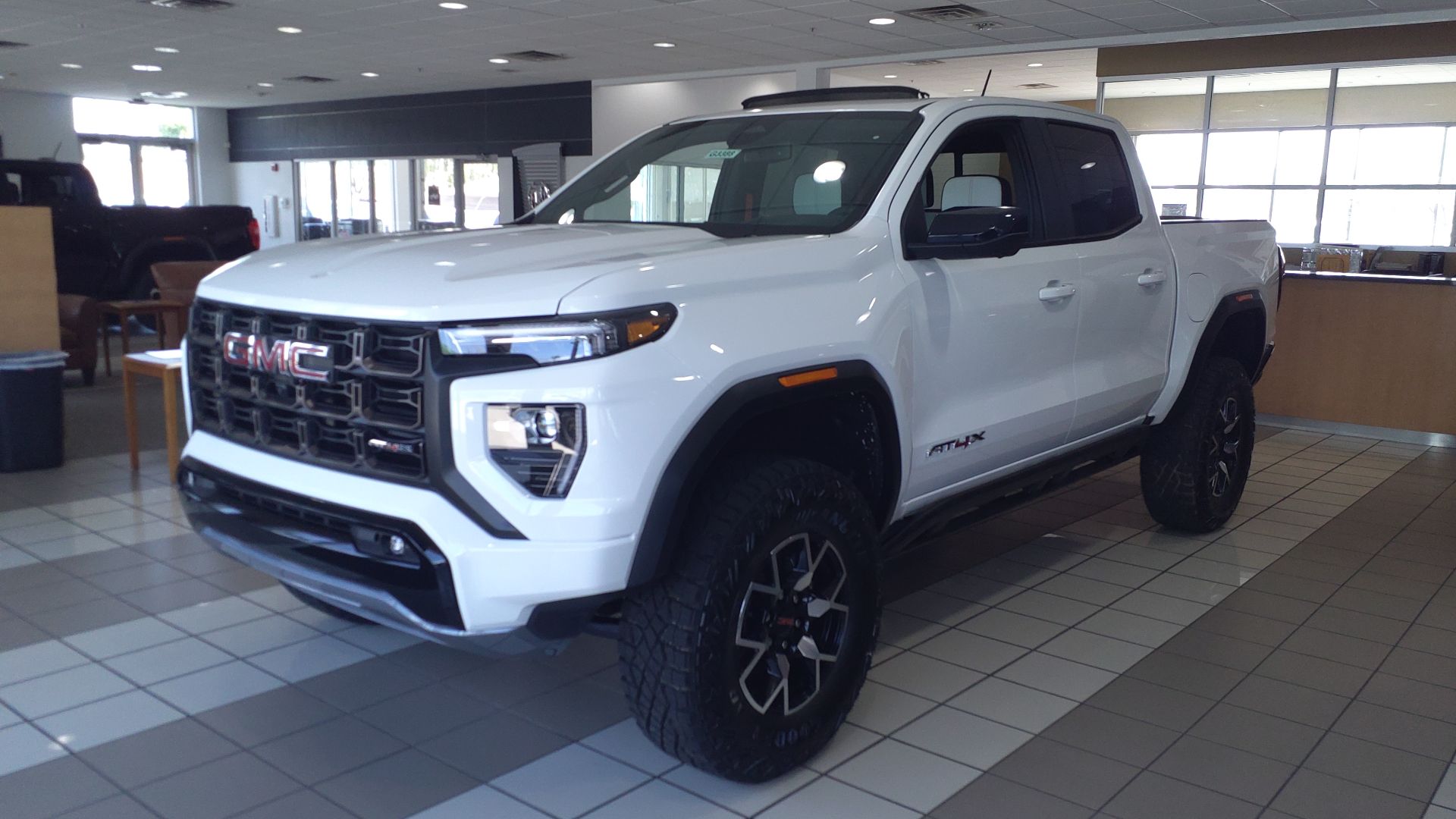 File:23 GMC Canyon AT4X.jpg