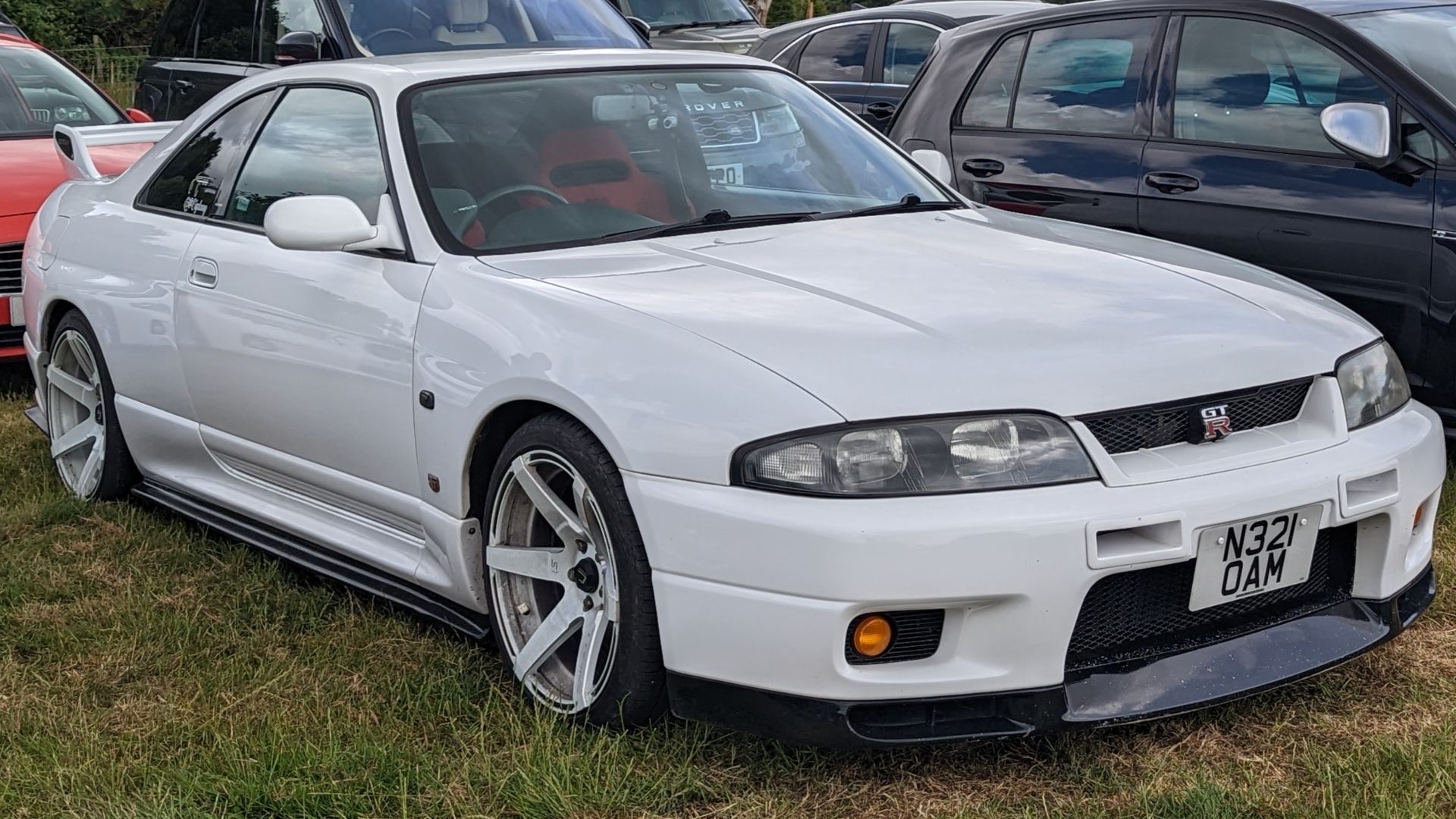 File:1996 Nissan Skyline GT-R R33 V-Spec.jpg