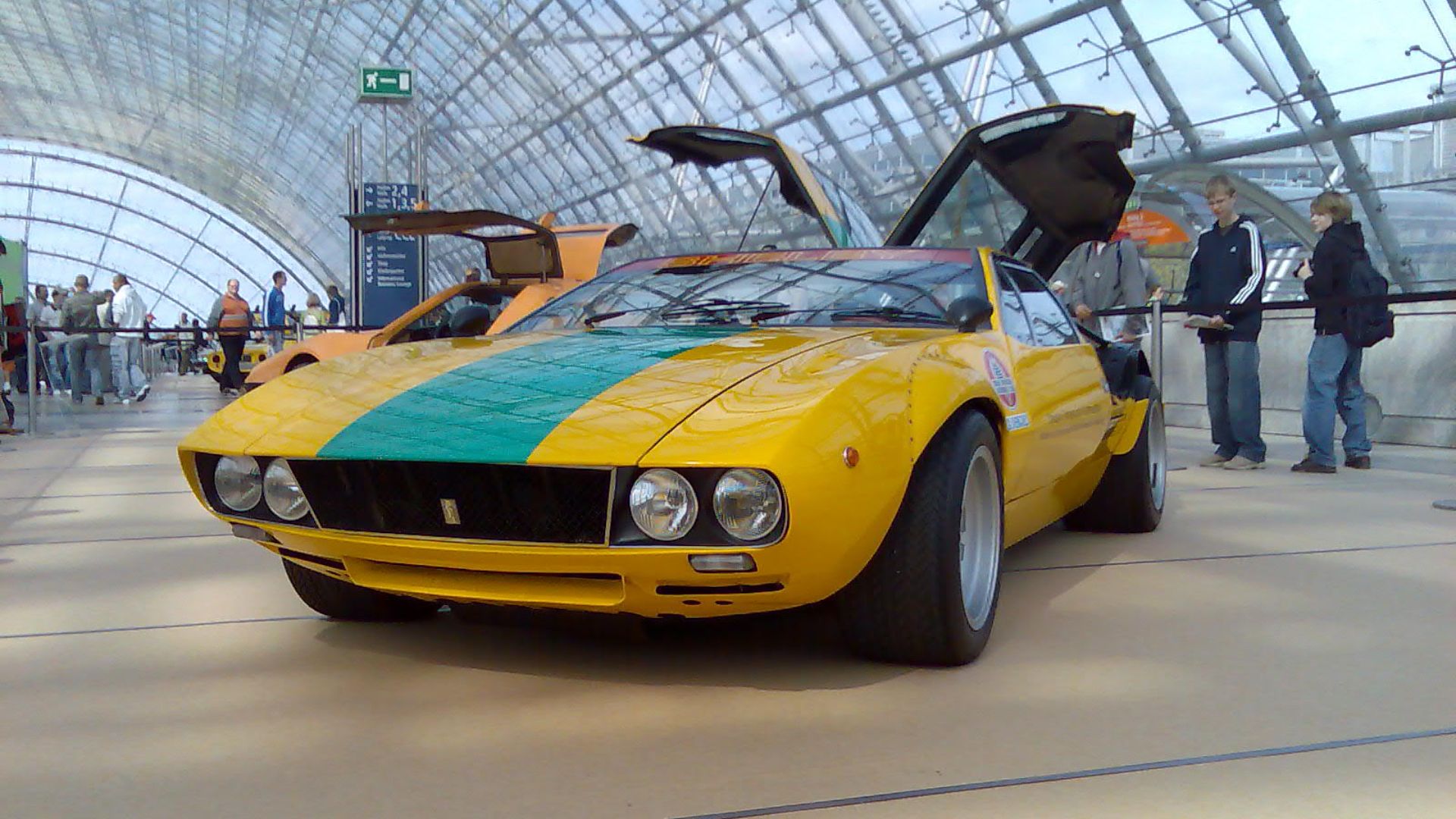 File:De Tomaso Mangusta Shelby.jpg
