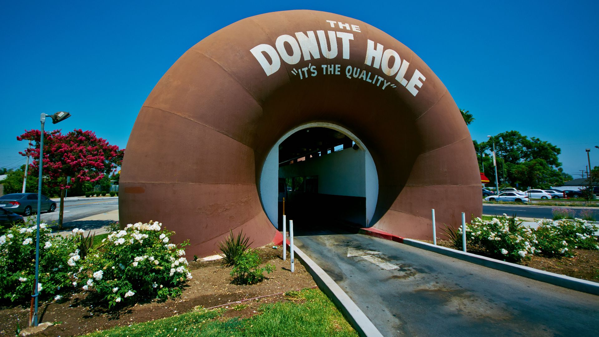 File:Donut Hole, La Puente CA.jpg