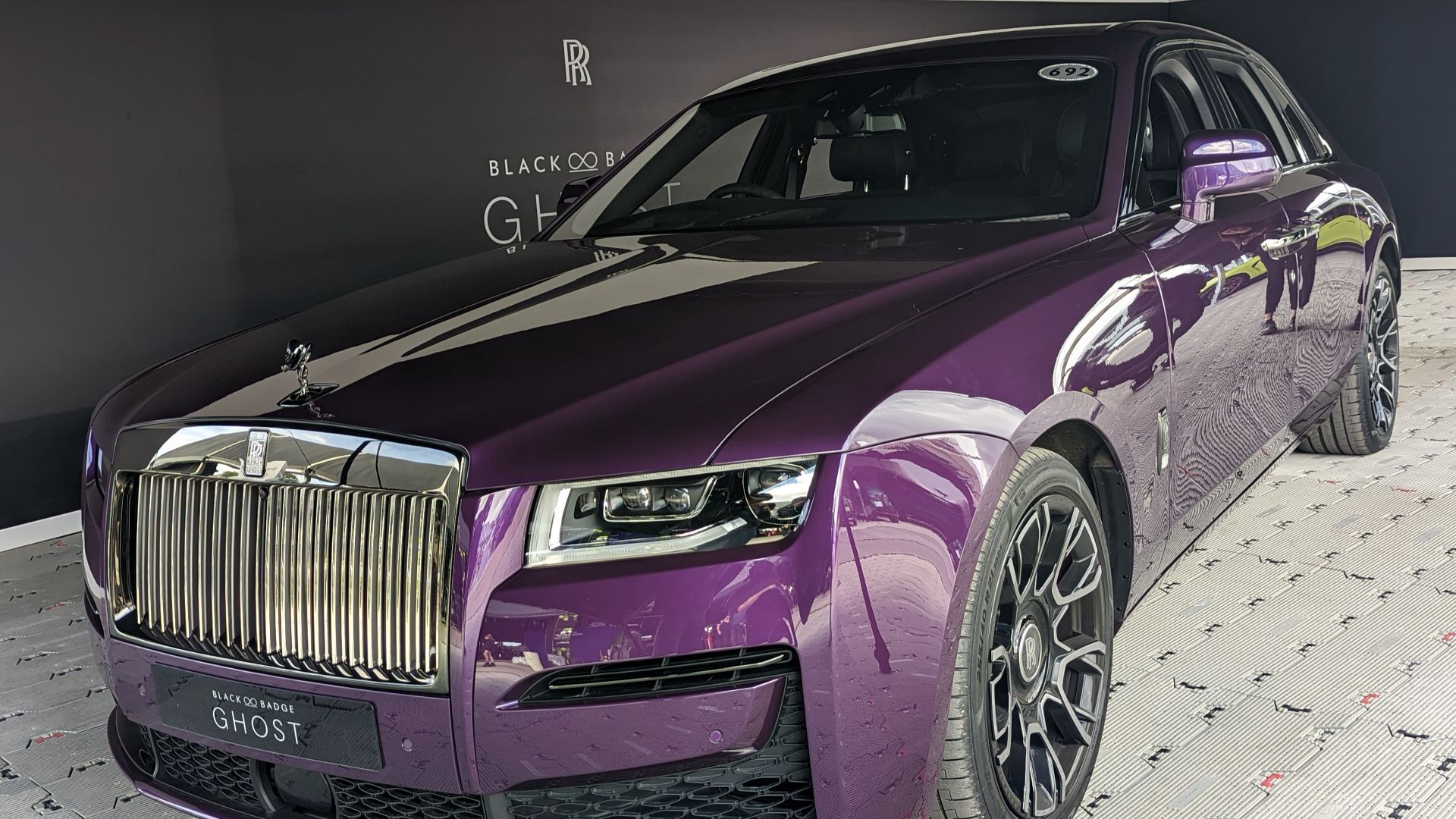 File:2022 Rolls-Royce Ghost.jpg