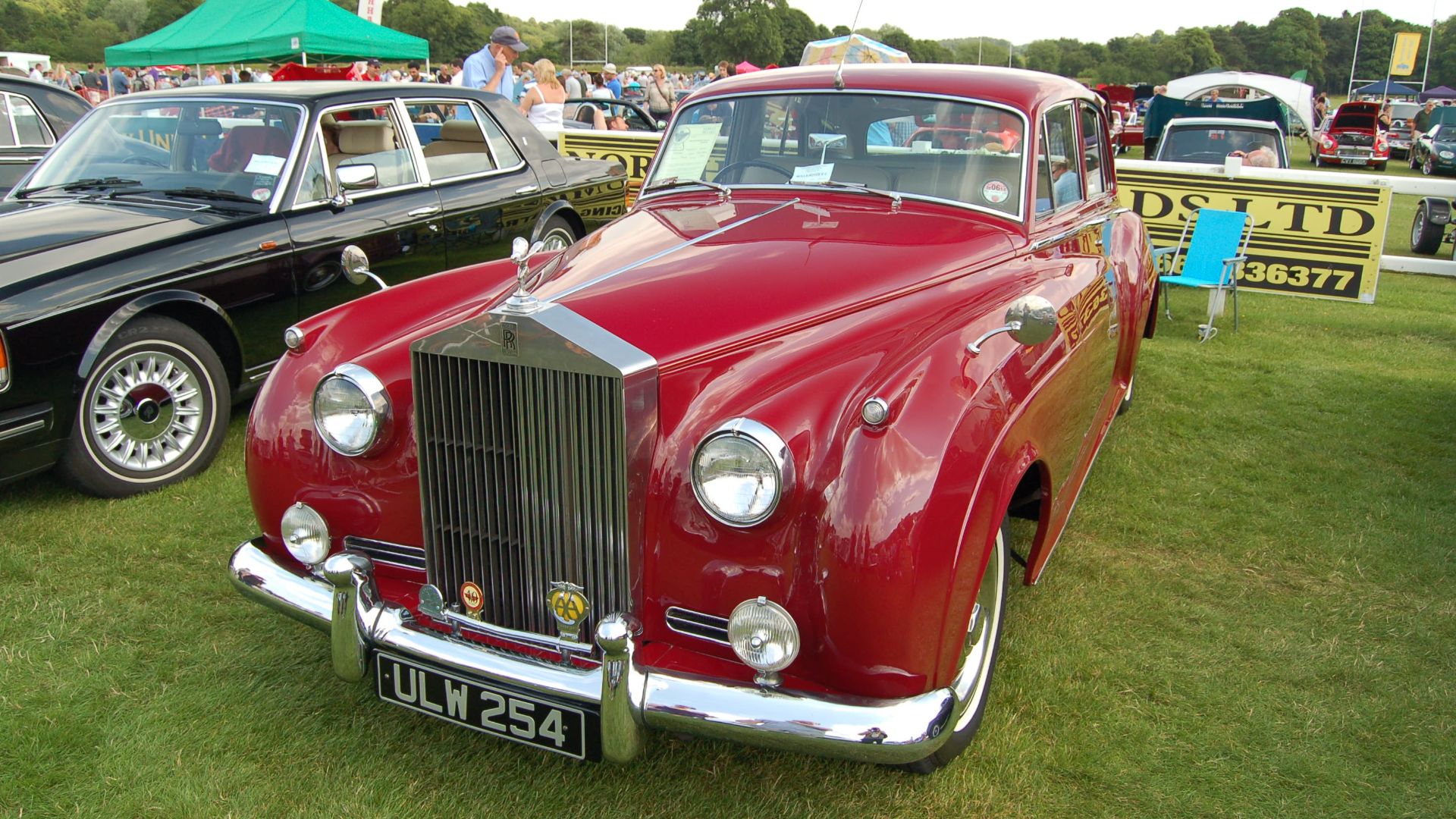 File:Corbridge Classic Car Show 2013 (9234242870).jpg