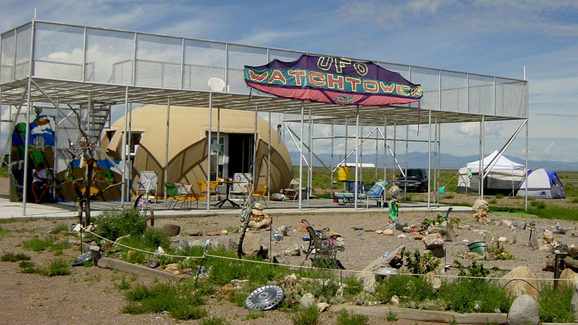 File:UFO Watchtower Hooper Colorado.JPG