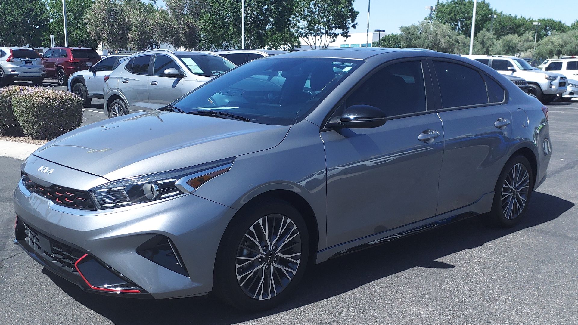 File:23 Kia Forte GT-Line.jpg