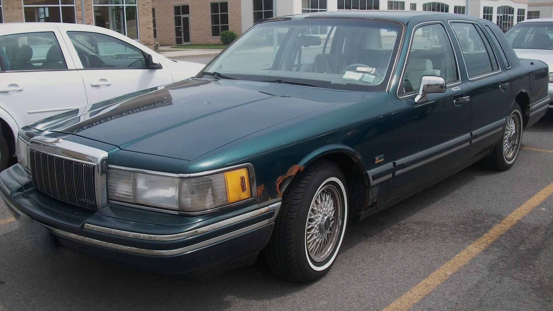 File:1992 Lincoln Town Car Jack Nicklaus.jpg