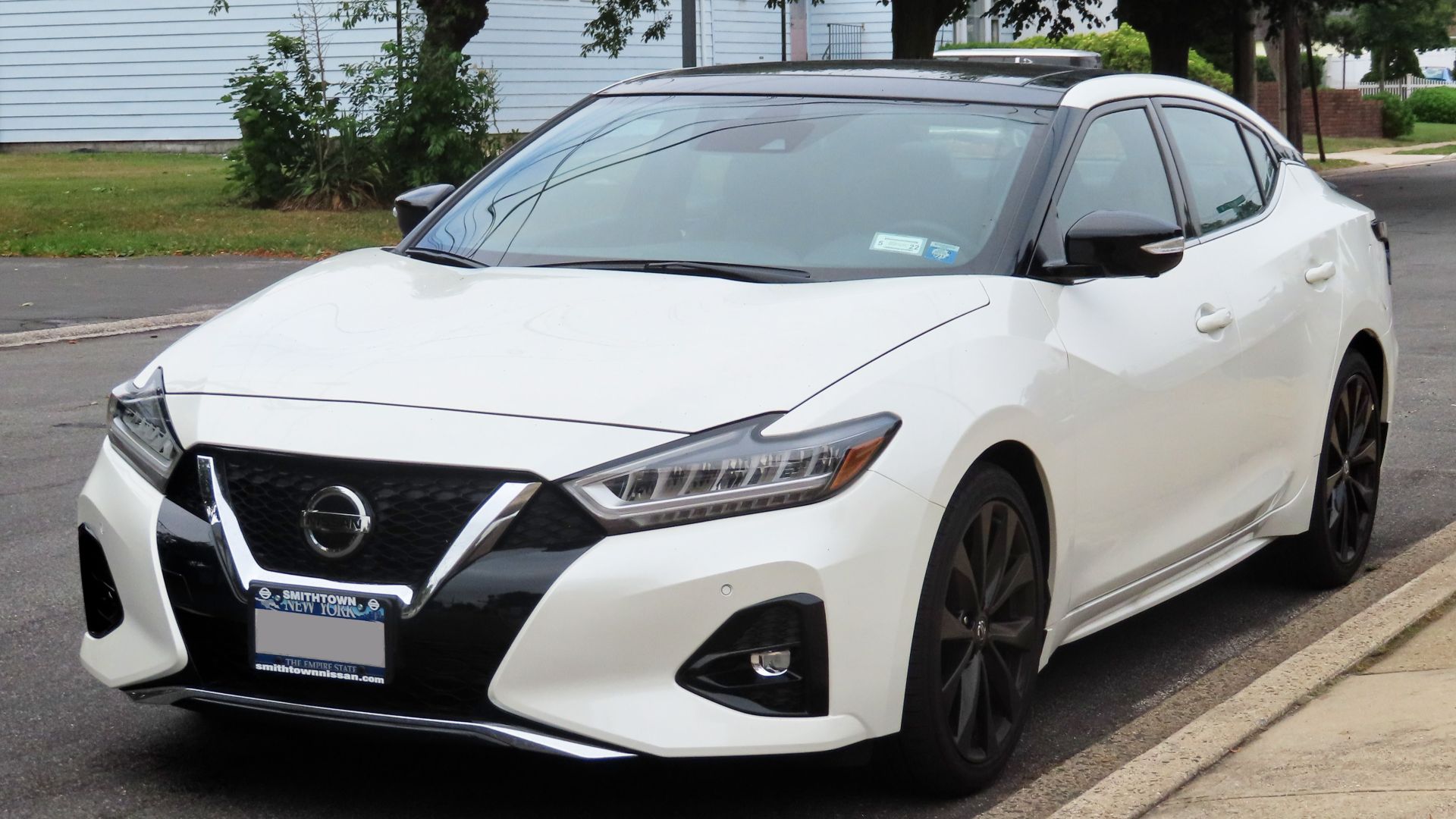 File:2020 Nissan Maxima SR, front 7.11.20.jpg