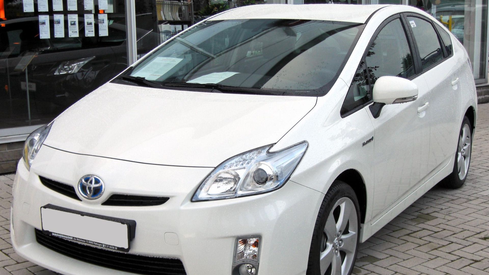 File:Toyota Prius III 20090710 front.JPG