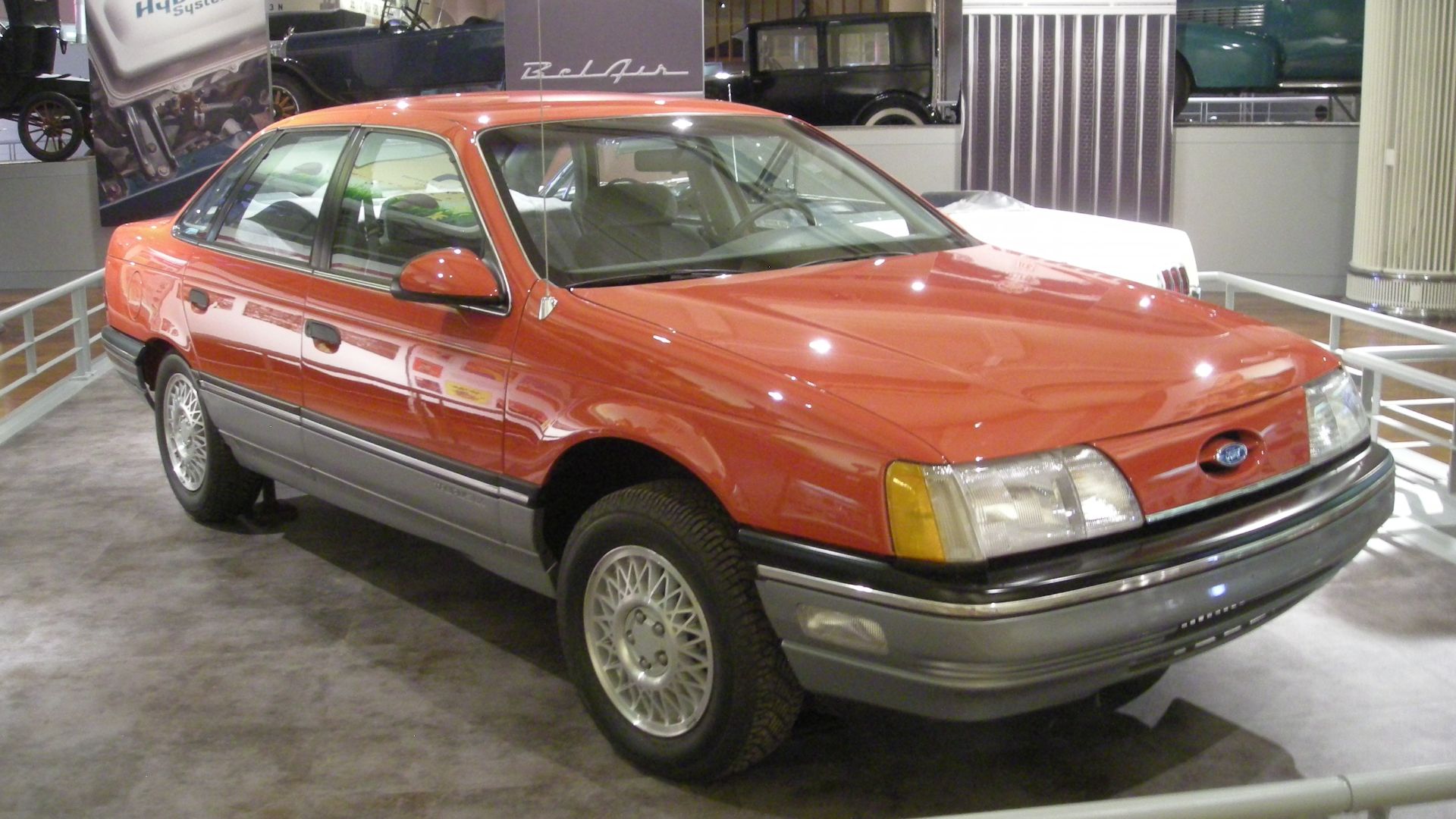 File:Henry Ford Museum August 2012 74 (1986 Ford Taurus).jpg