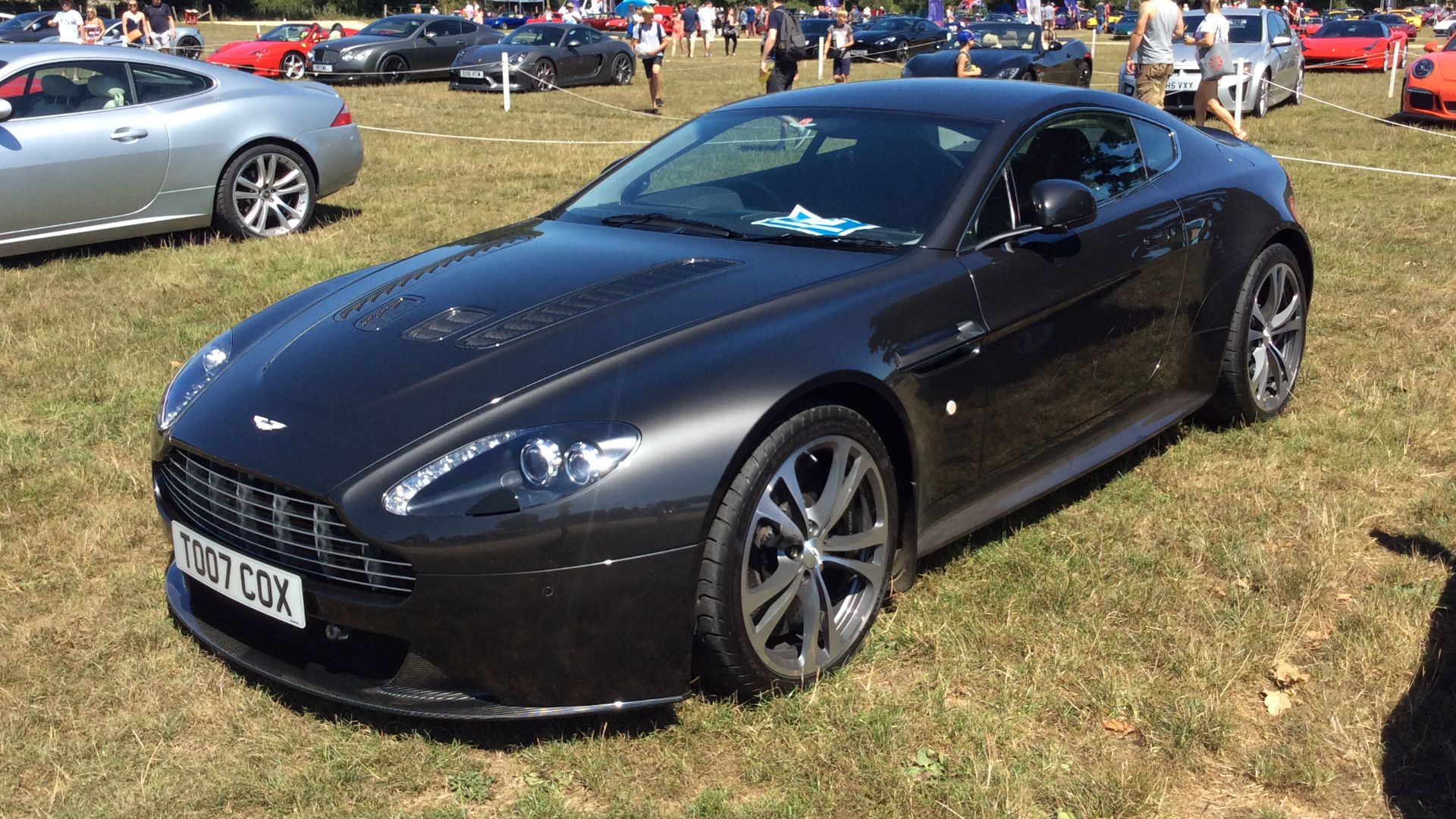 File:2010 Aston Martin Vantage V12 (TO07 COX).jpg