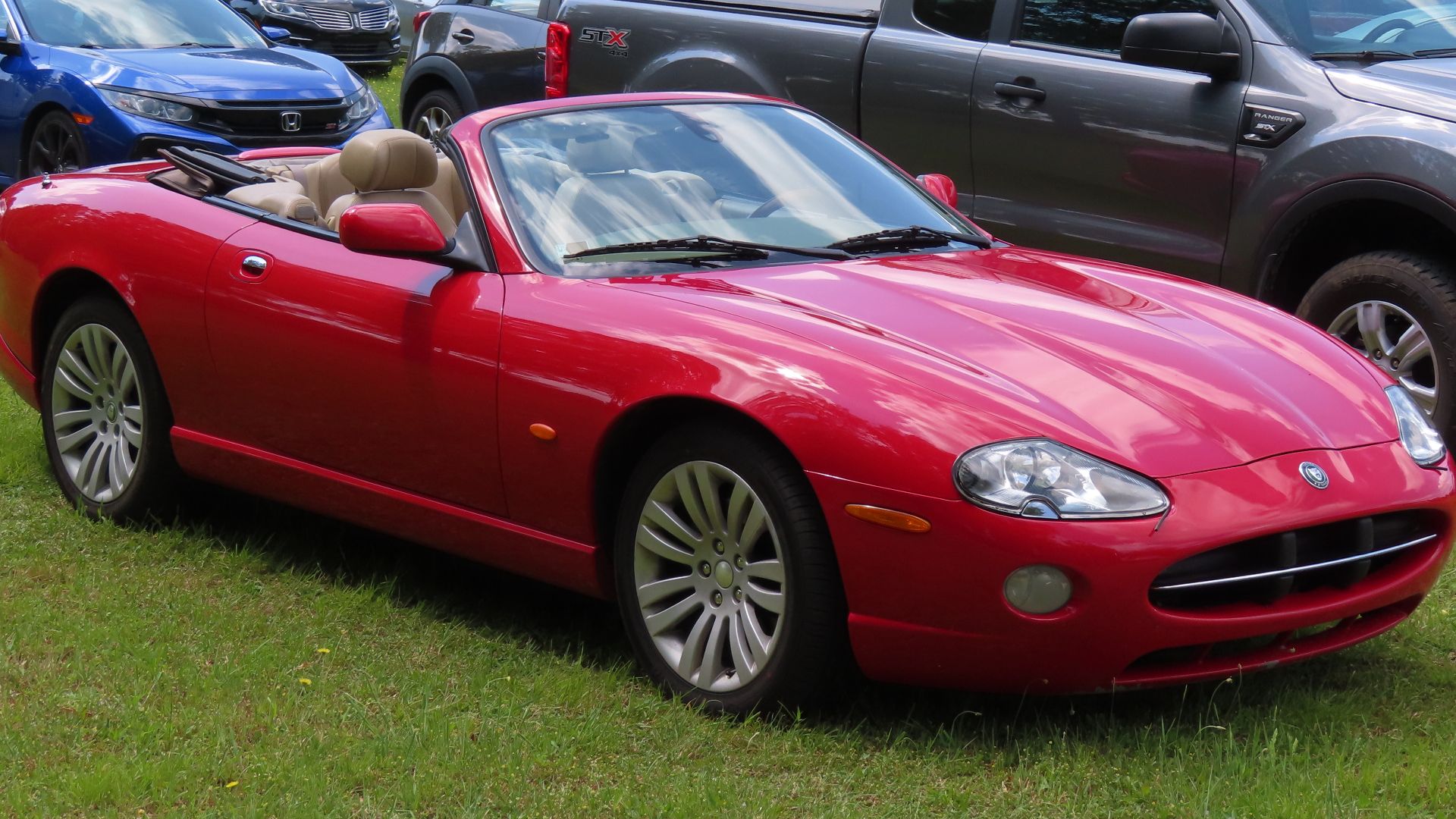 File:2005 Jaguar XK8 Convertible, front right, 06-04-2023.jpg