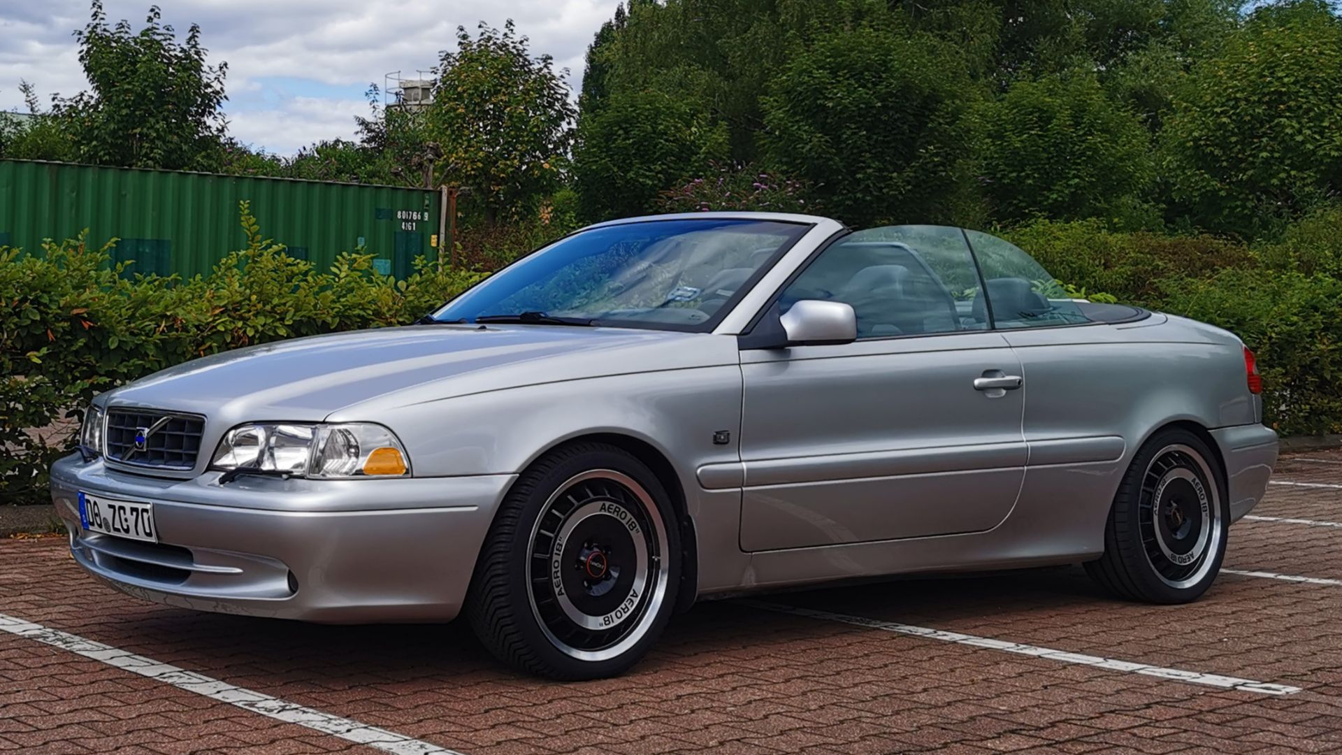 File:Volvo C70 I Cabrio MY2004.jpg