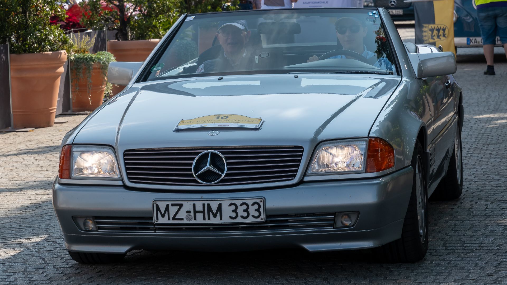 File:Mercedes-Benz SL, ADAC Deutschland Klassik 2025, Schwetzingen (20250726-P1048512).jpg