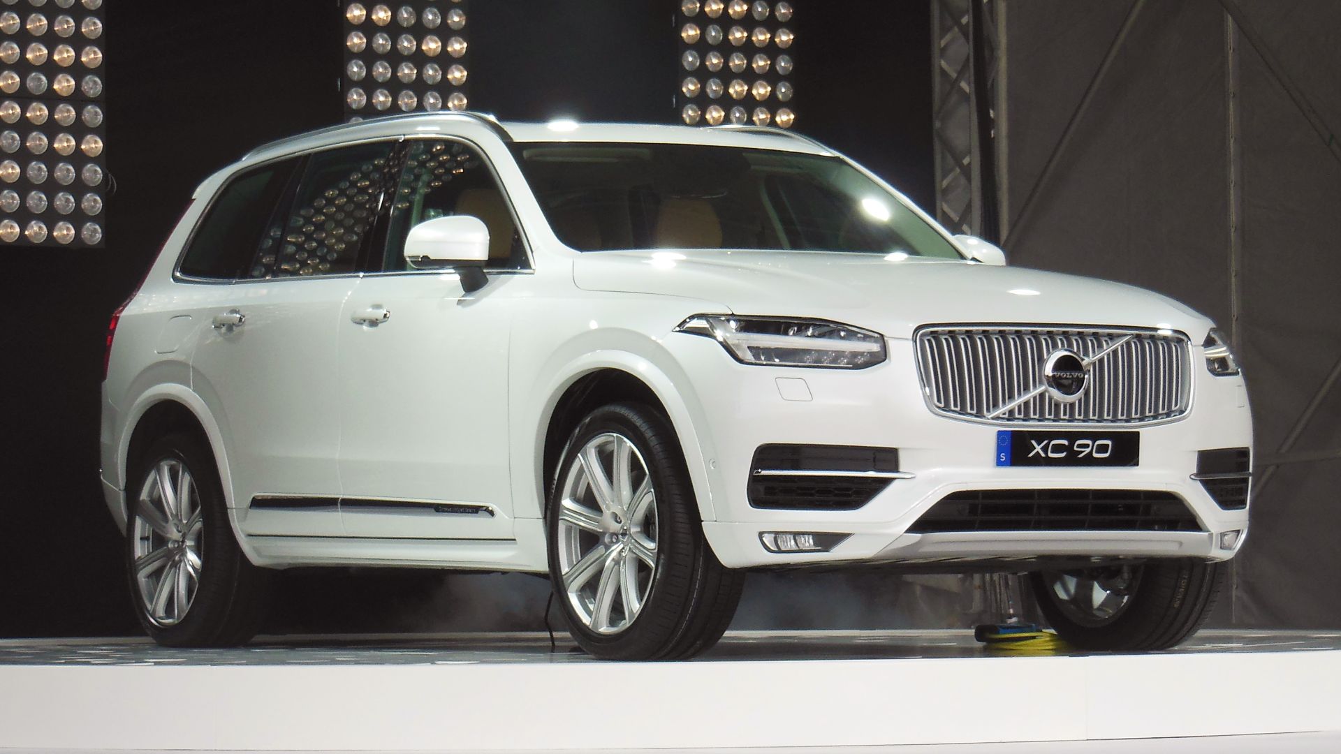 File:Volvo XC90 II, August 2014, 01.jpg