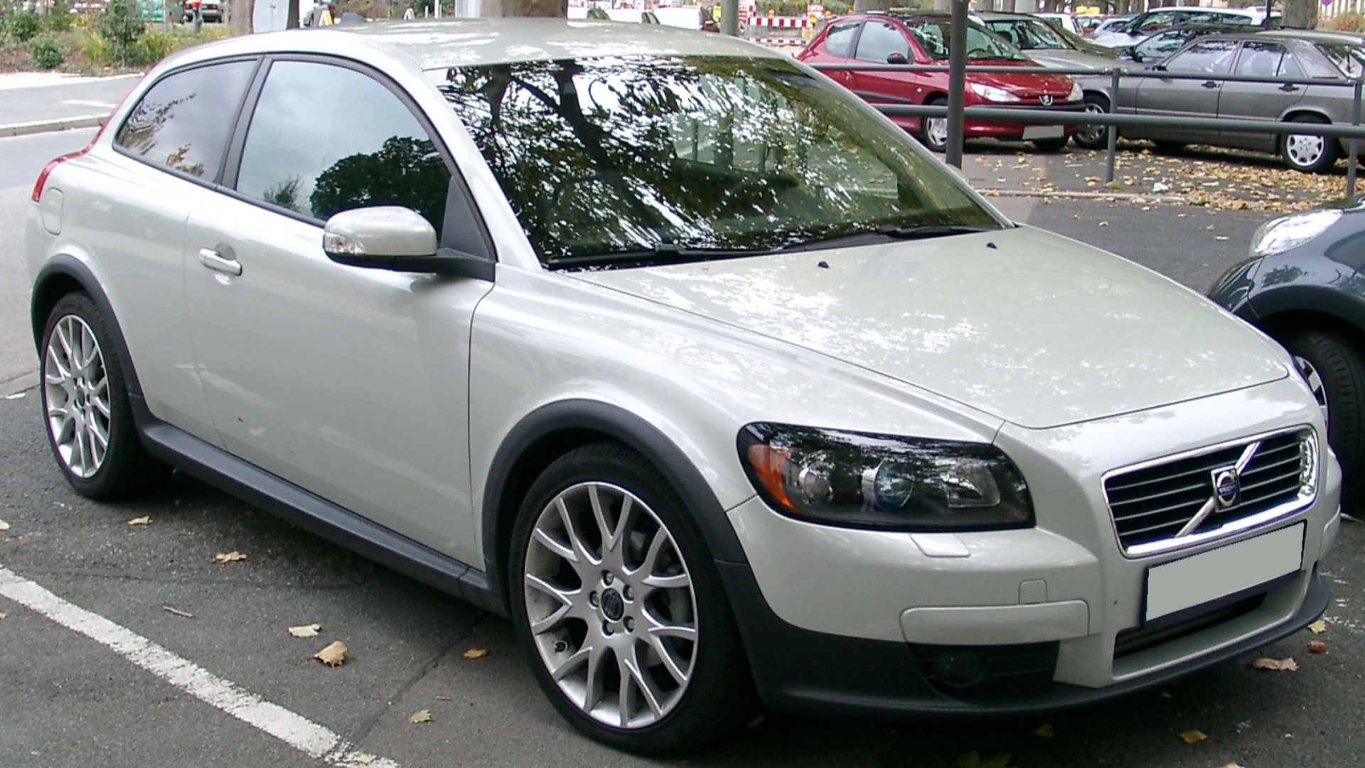 File:Volvo C30 front 20071025.jpg
