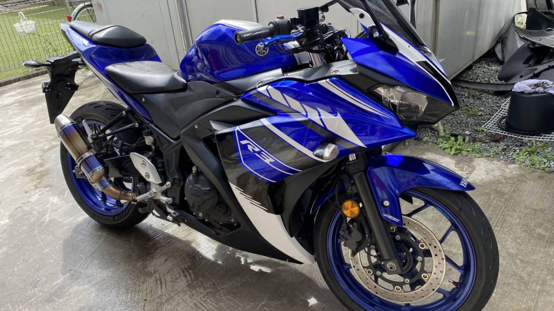 File:YZF-R3 2015.jpg
