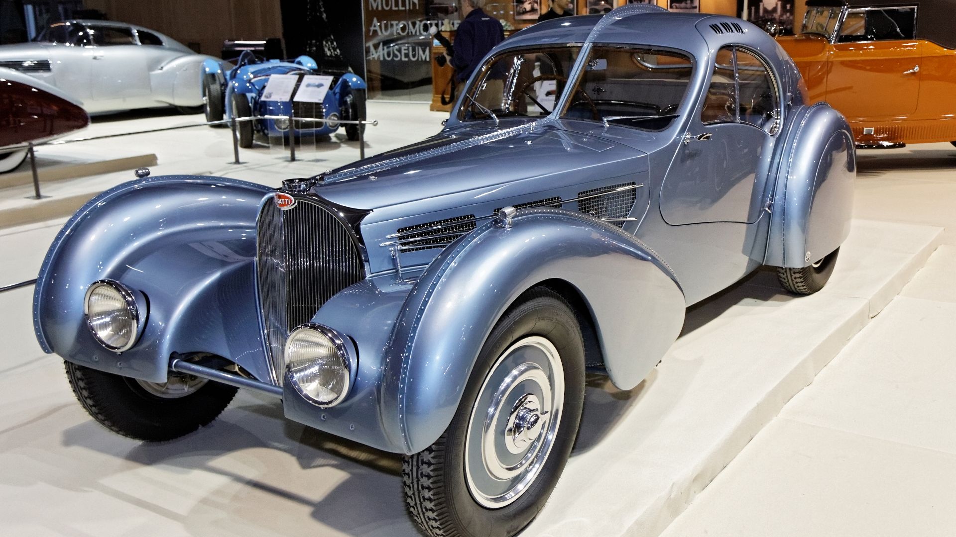 File:Paris - Retromobile 2012 - Bugatti type 57SC Atlantic - 1936 - 001.jpg