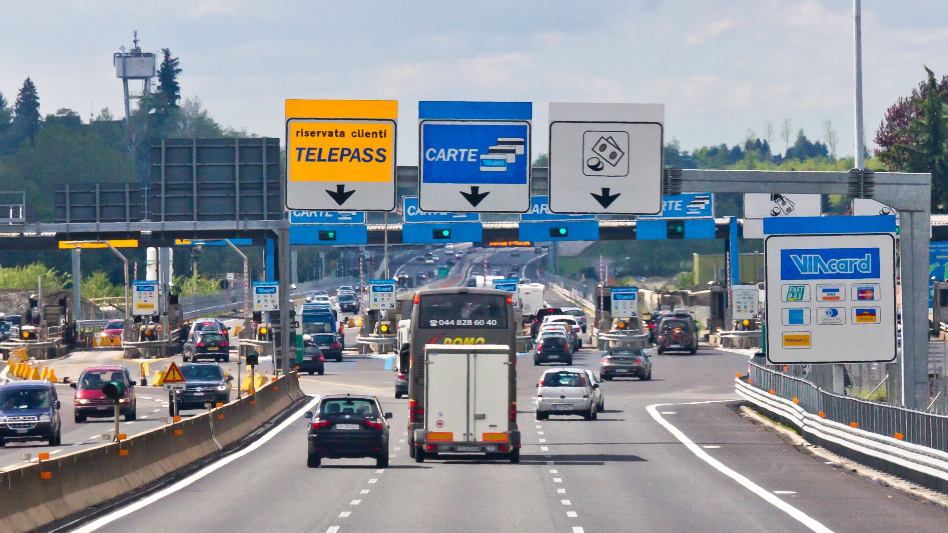 File:Highway A9, toll station Como Grandate, Italy-8973.jpg