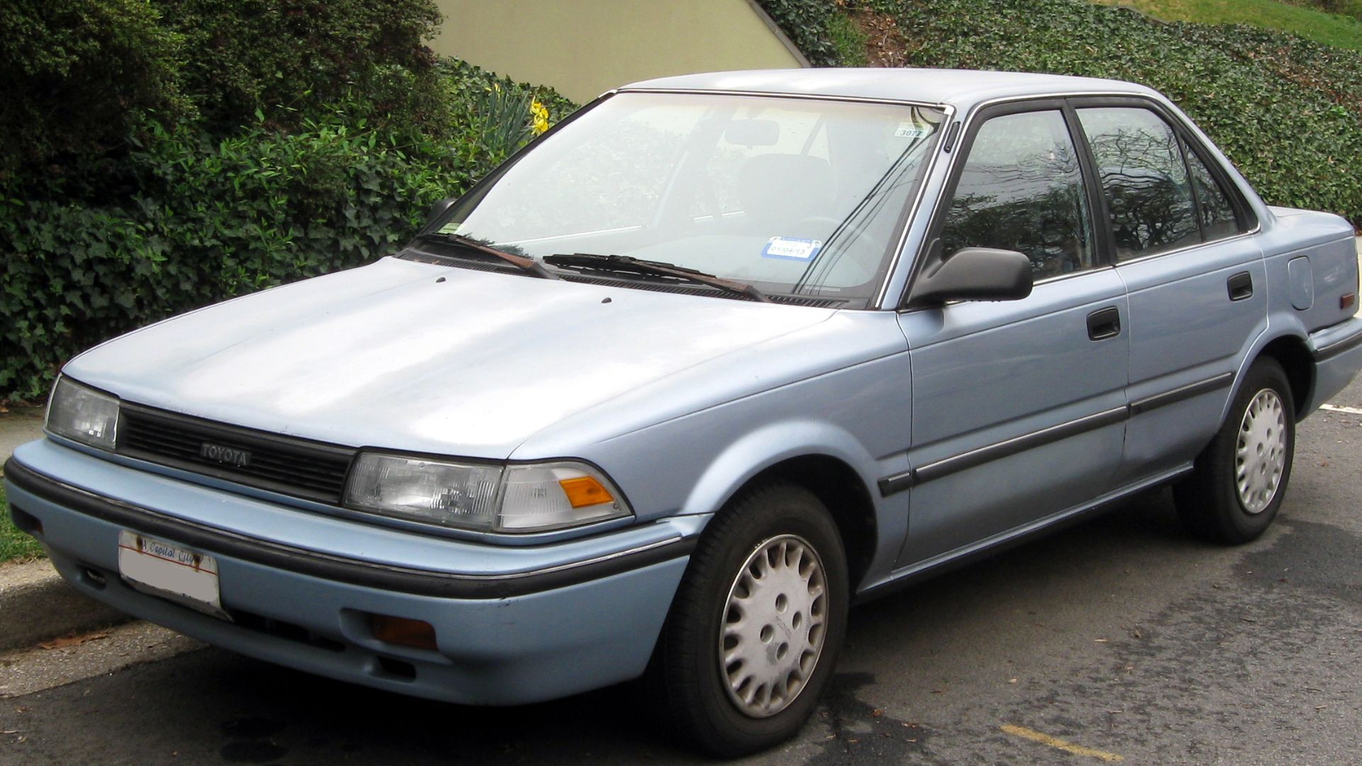 File:1988-1992 Toyota Corolla sedan -- 03-21-2012.JPG