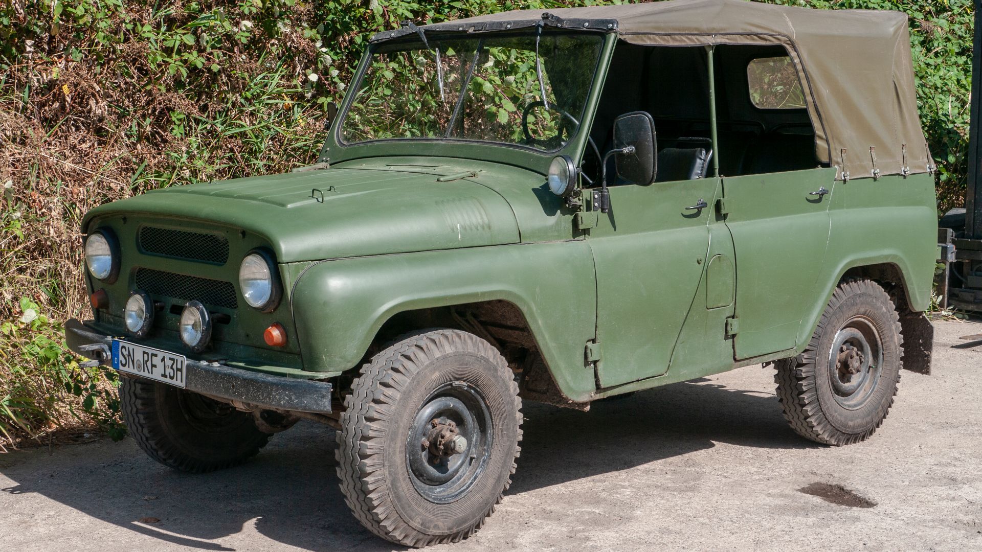 File:UAZ-469, 12. Internationales Maritimes-Fahrzeugtreffen, Ribnitz-Damgarten ( 1060475).jpg