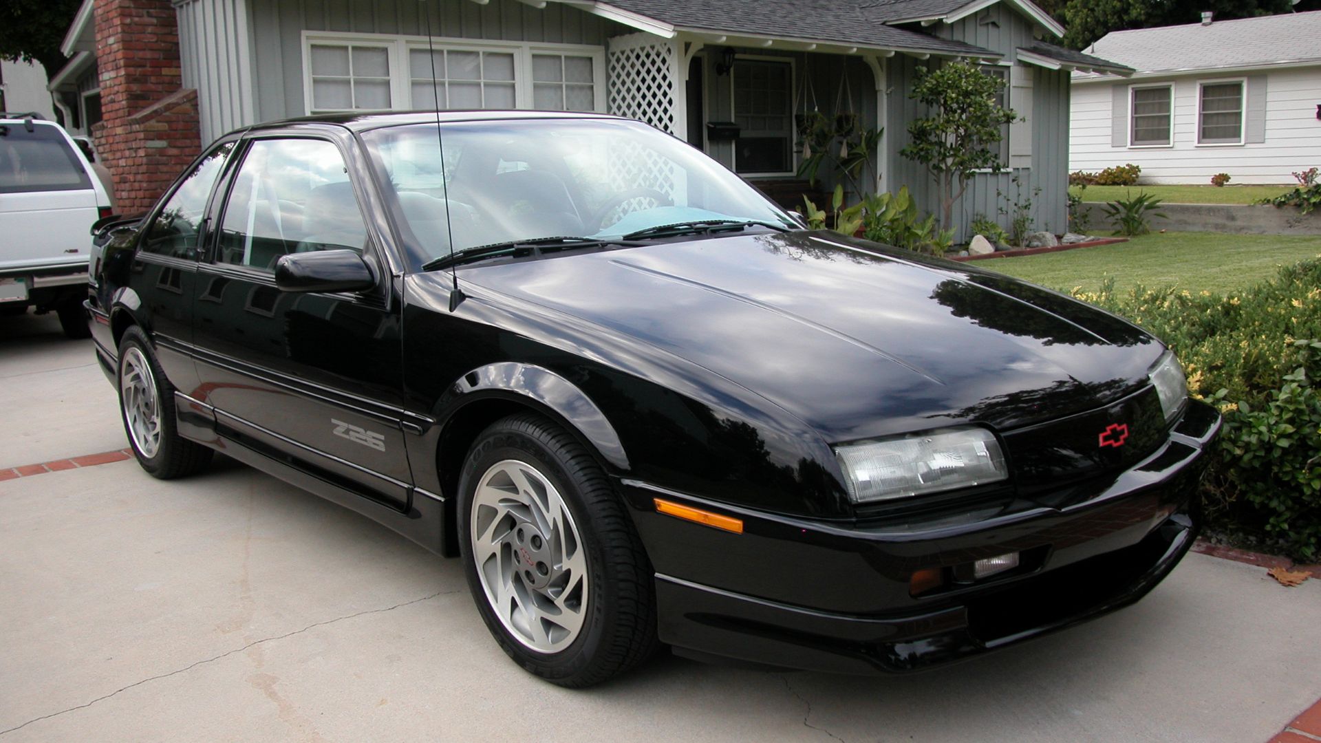 File:1996ChevroletBeretta-front.jpg