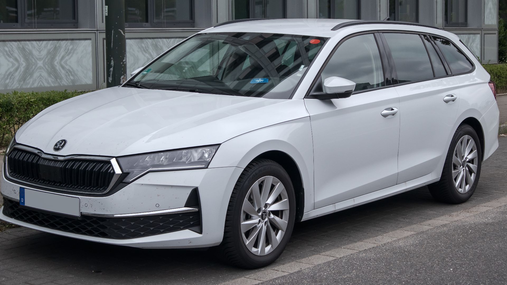 File:Skoda Octavia Combi Selection (IV, Facelift) – f 13072025.jpg