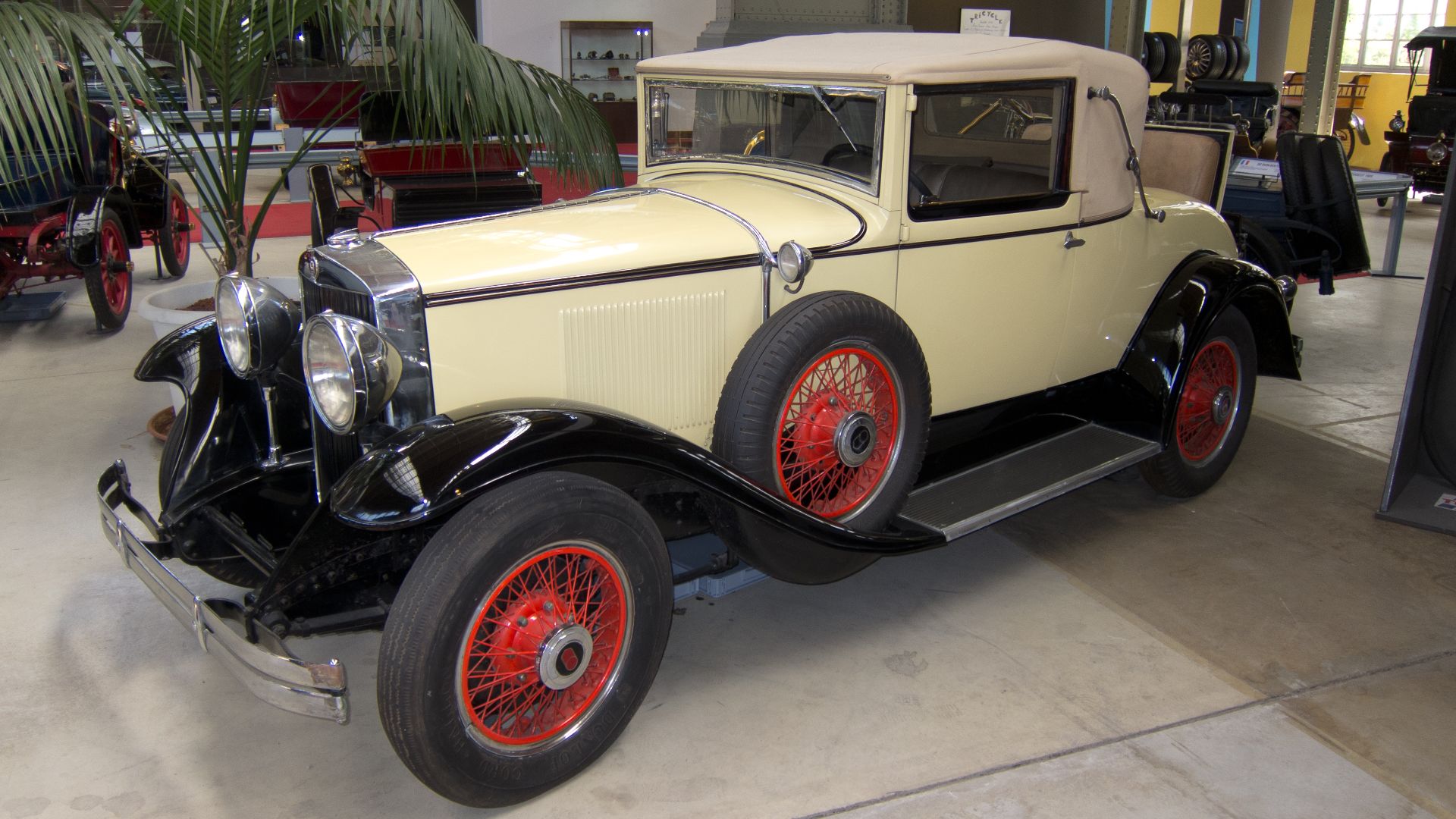 File:Graham-Paige 621 (1929) at Autoworld Brussels (8349473526).jpg