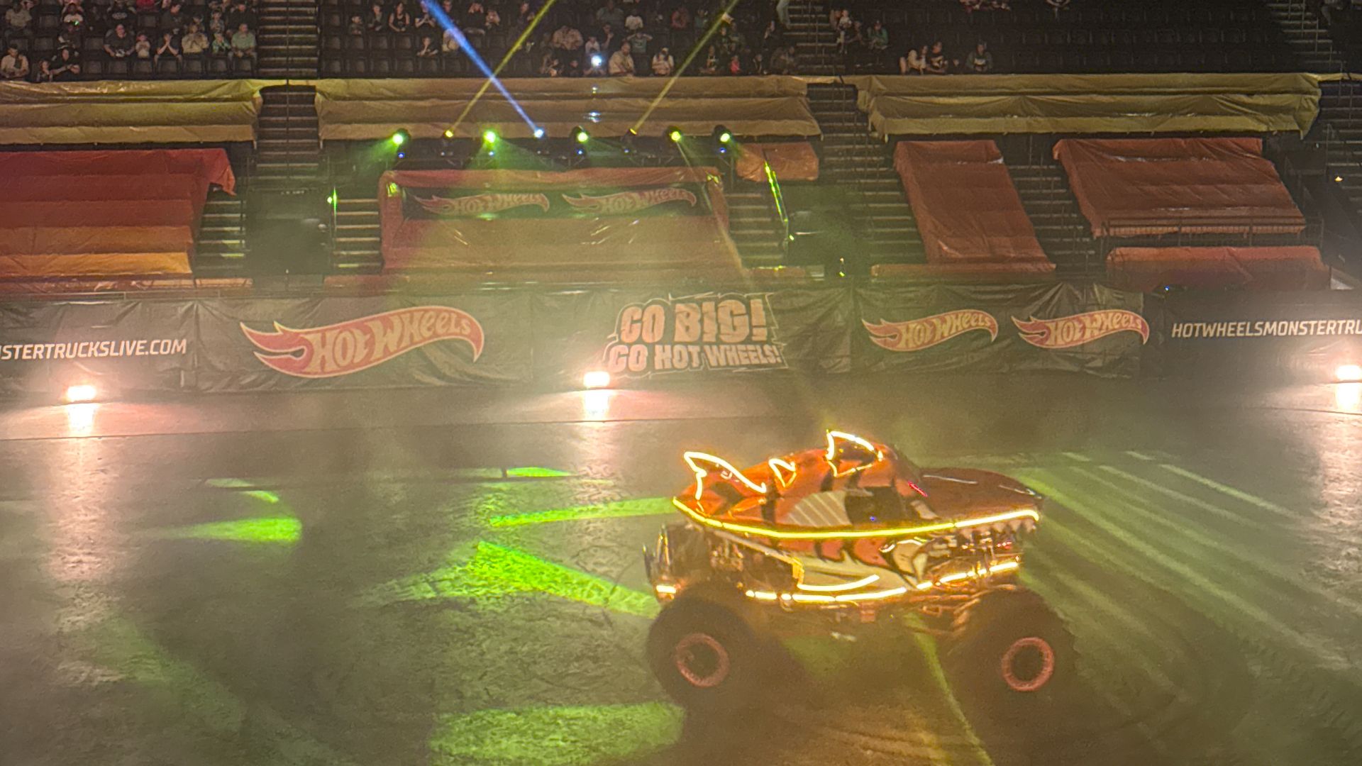 File:HOT WHEELS MONSTER TRUCKS LIVE GLOW-N-FIRE 16.jpg